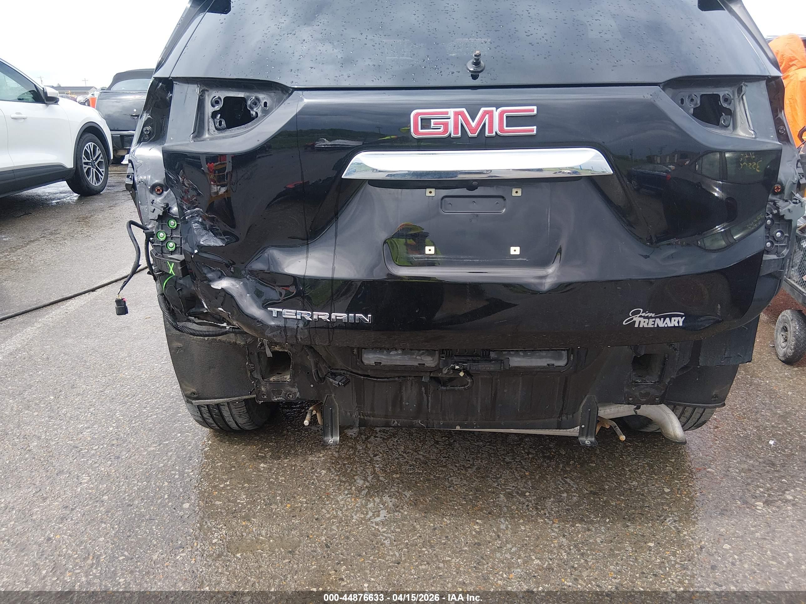 GMC TERRAIN image 6