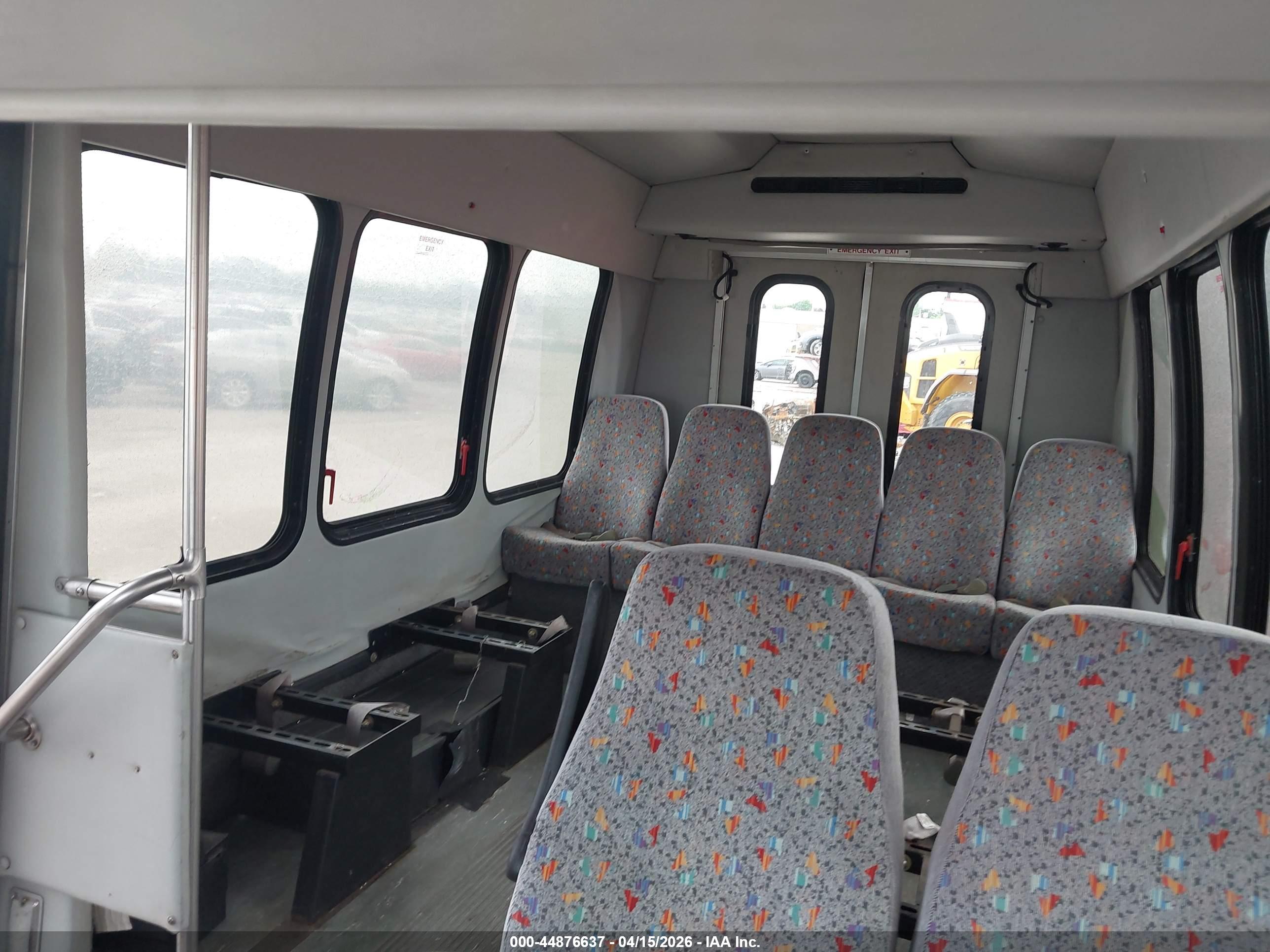 FORD E-350 image 7