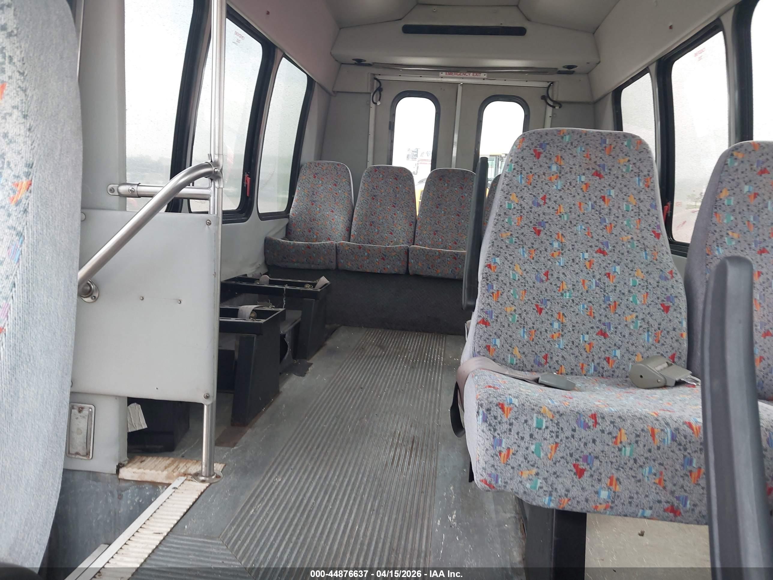 FORD E-350 image 8