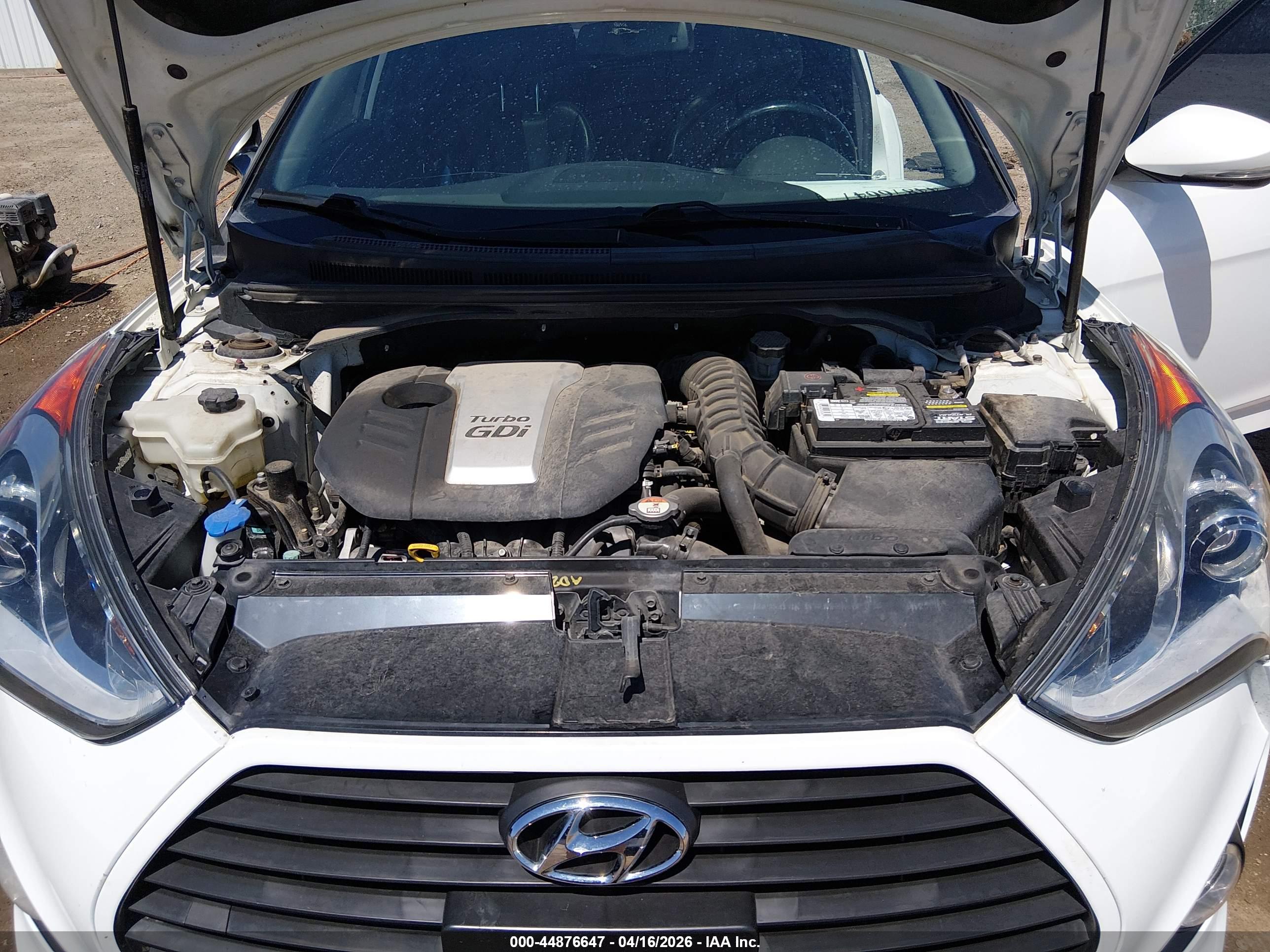HYUNDAI VELOSTER image 10