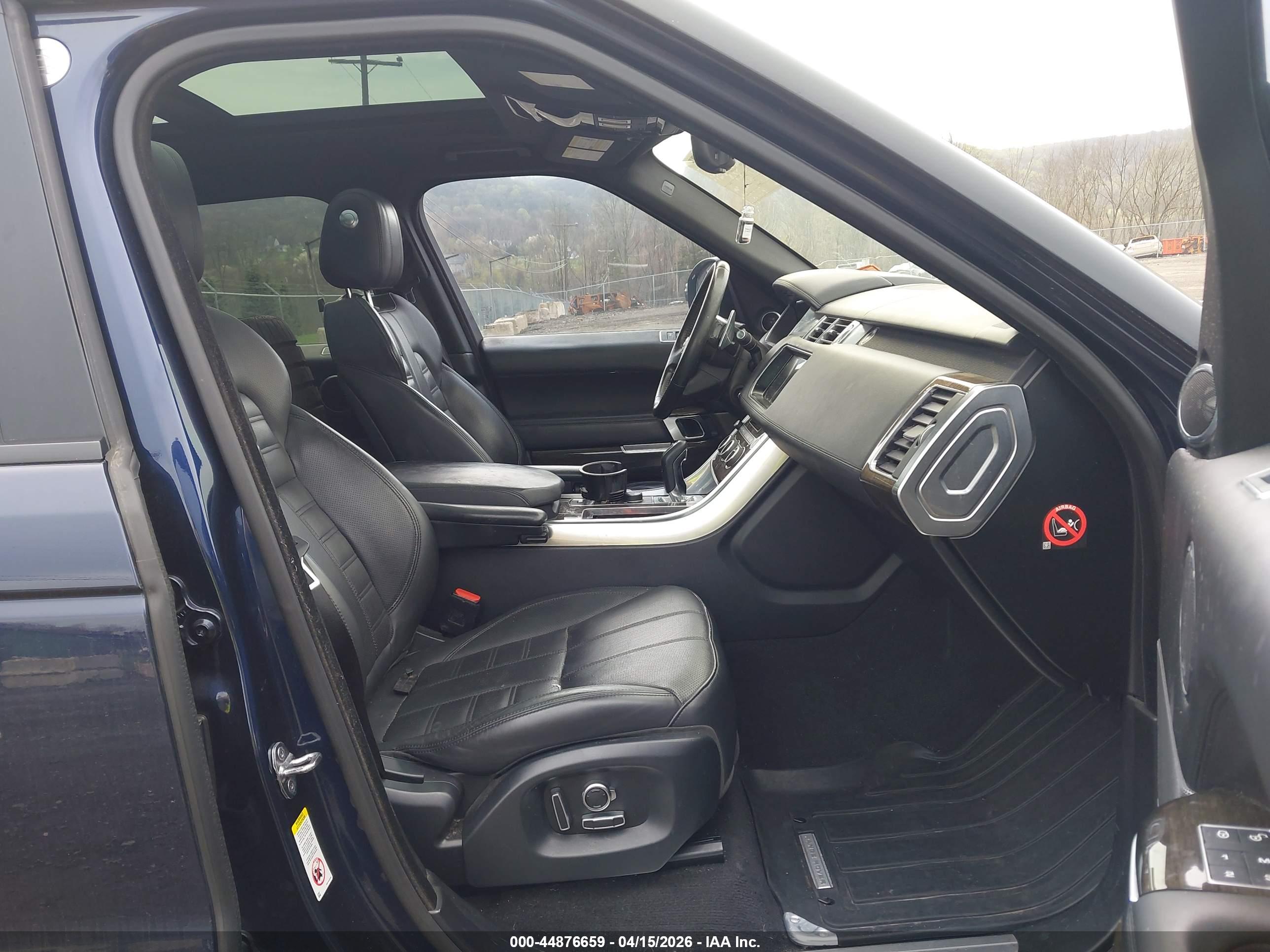 LAND ROVER image 5