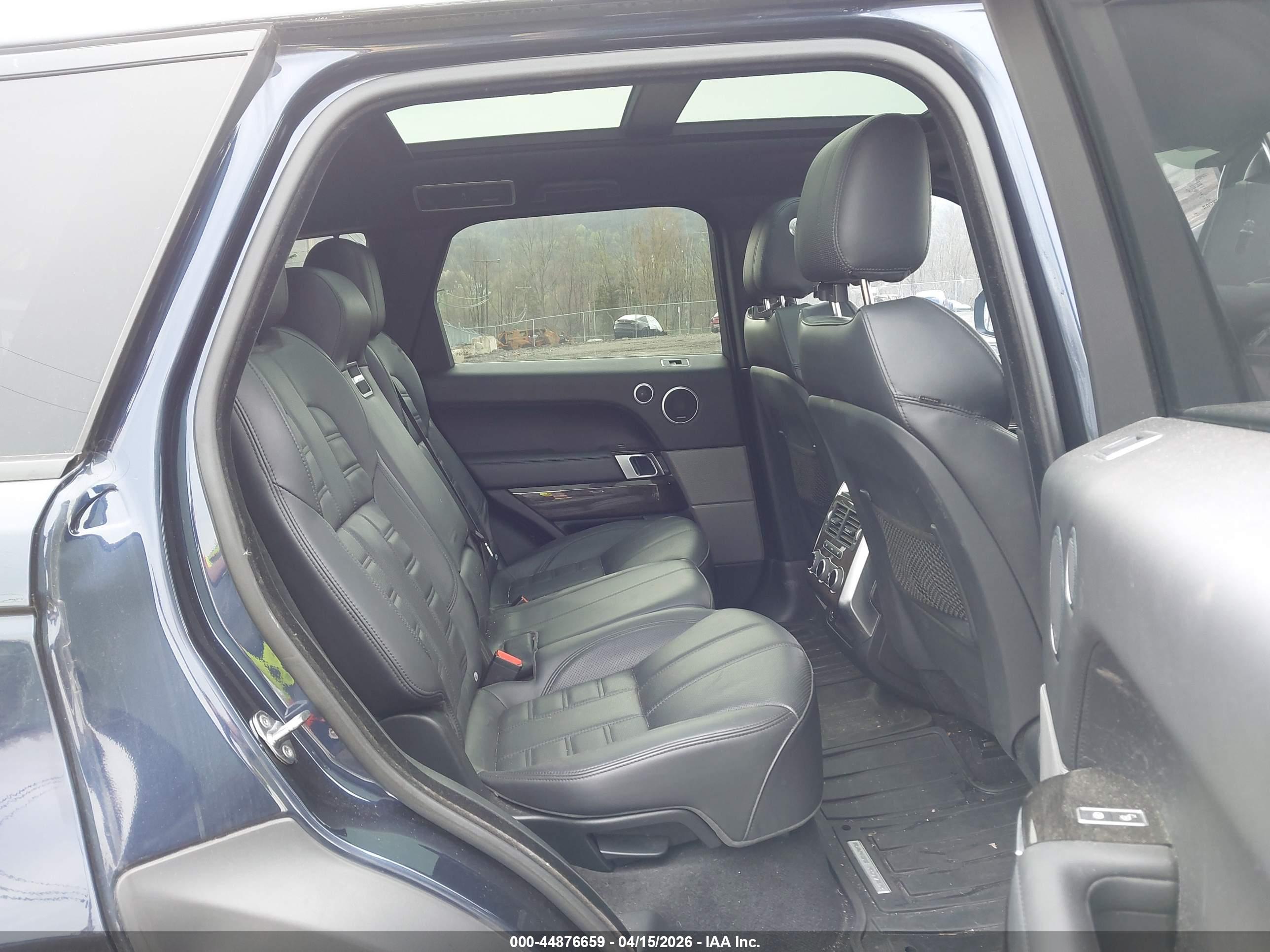 LAND ROVER image 8
