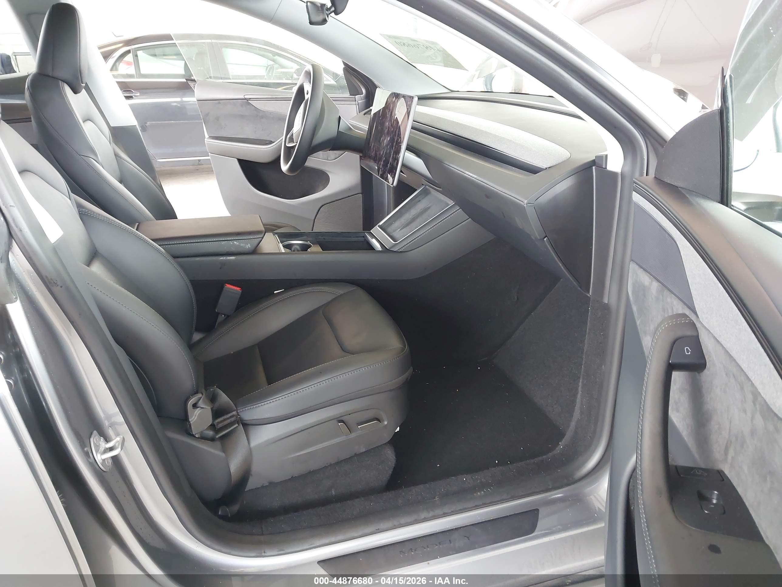 TESLA MODEL image 5