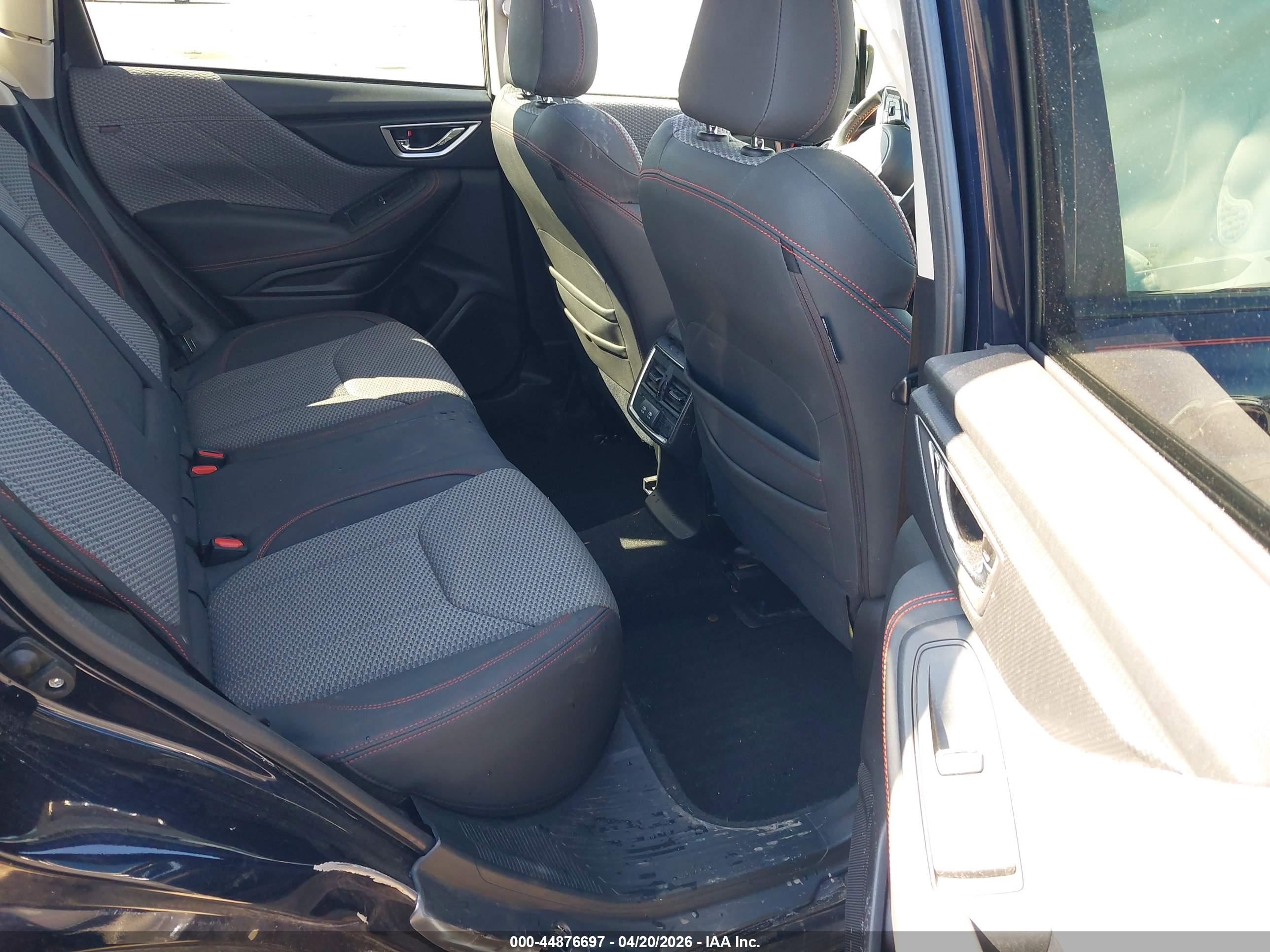 SUBARU FORESTER image 8
