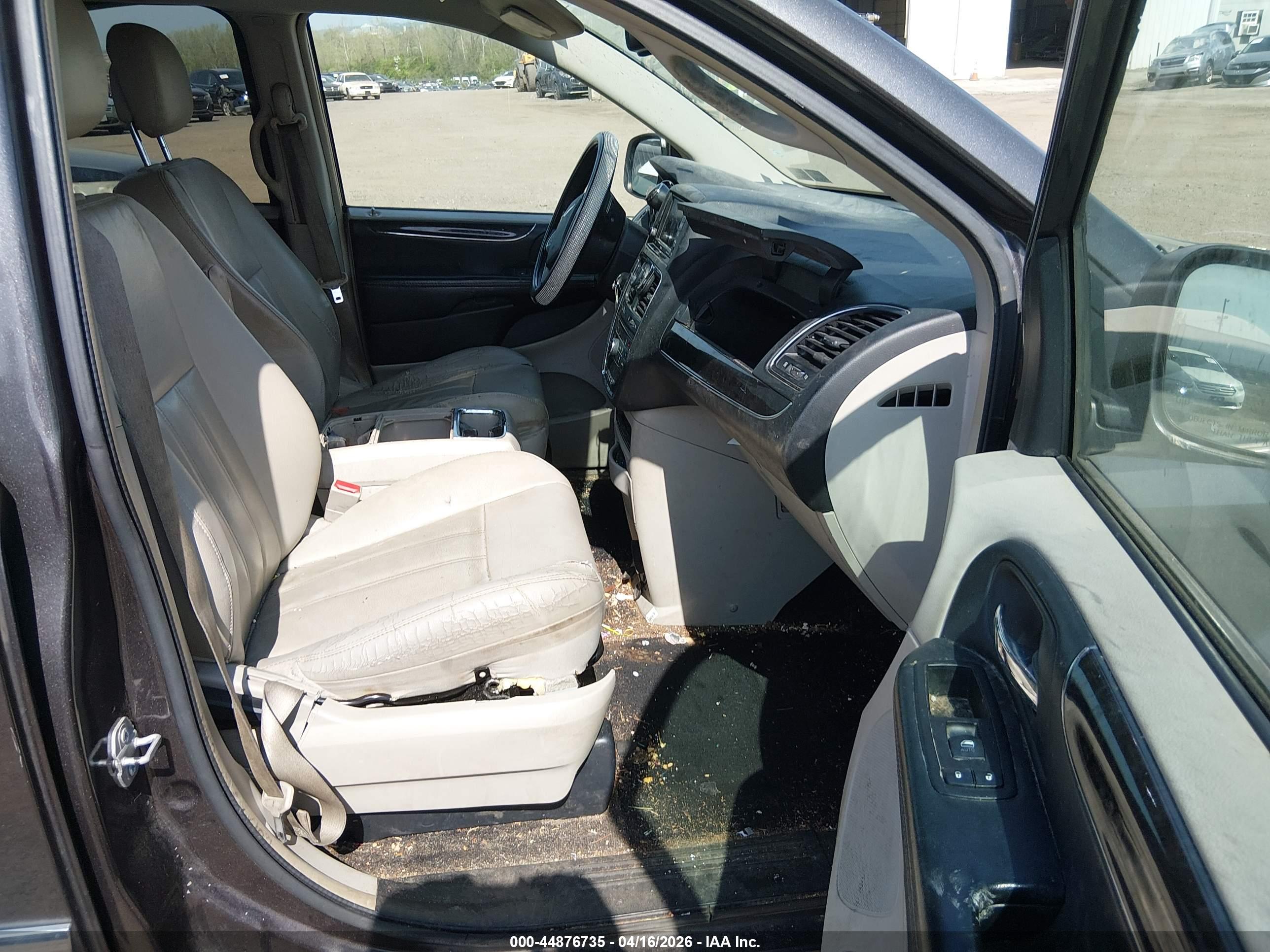 CHRYSLER TOWN image 5