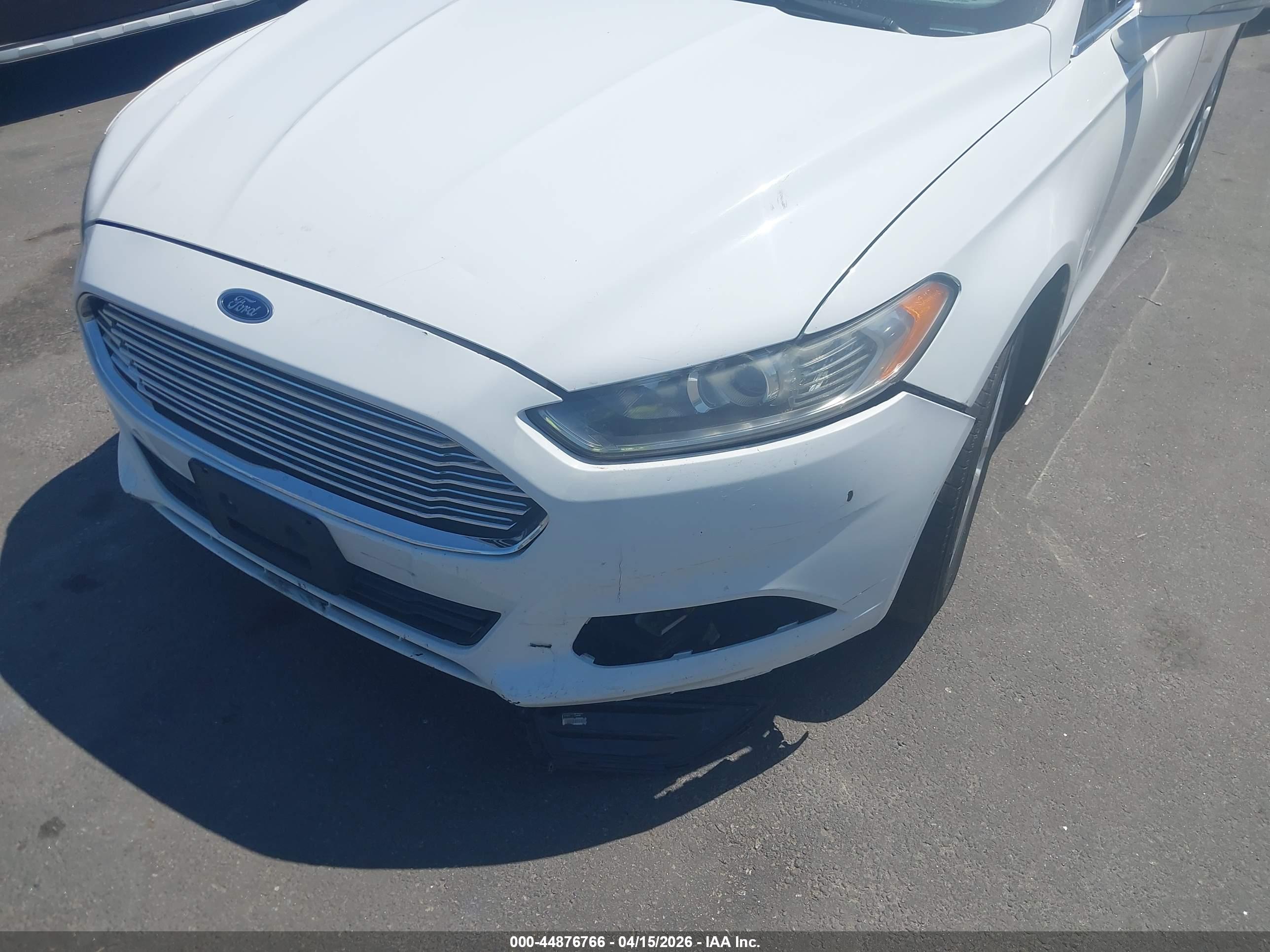 FORD FUSION image 6