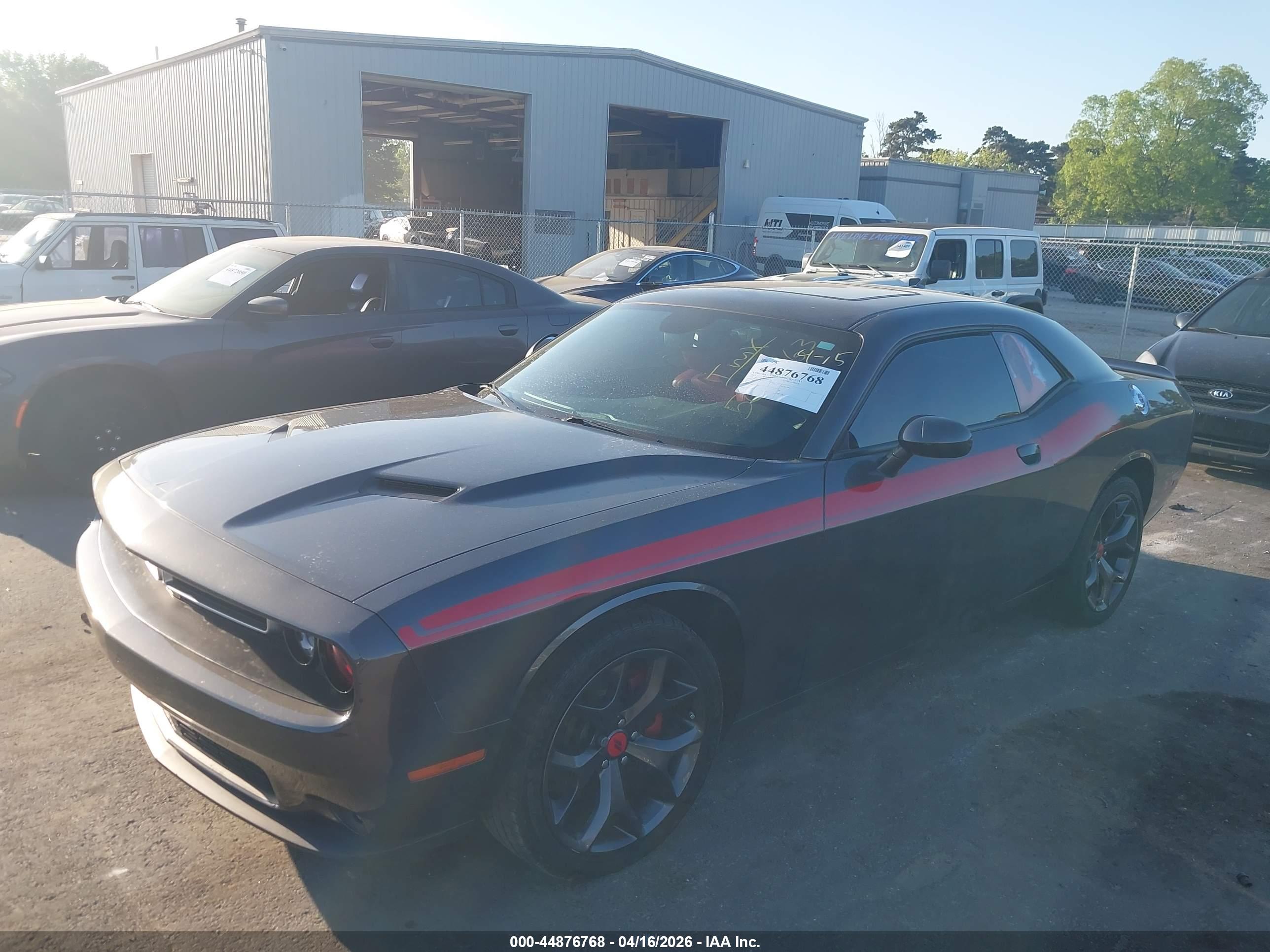 DODGE CHALLENGER image 2