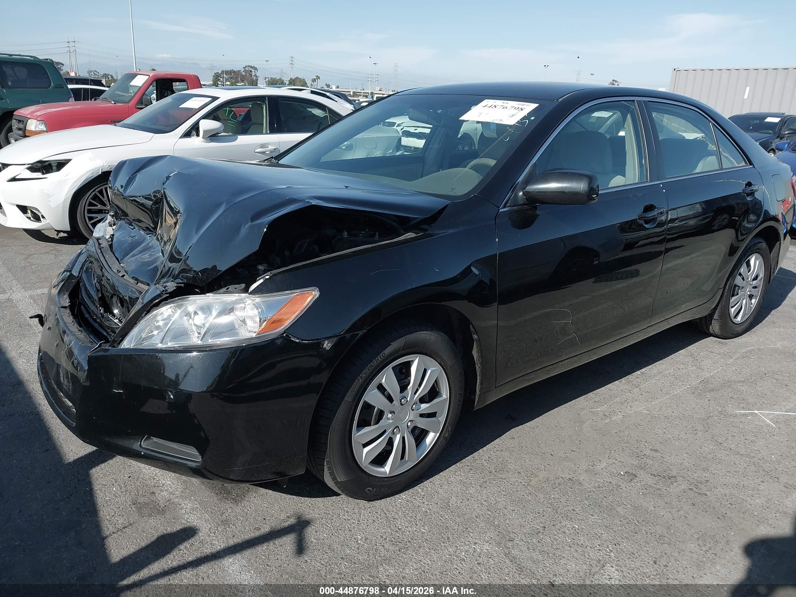TOYOTA CAMRY image 2