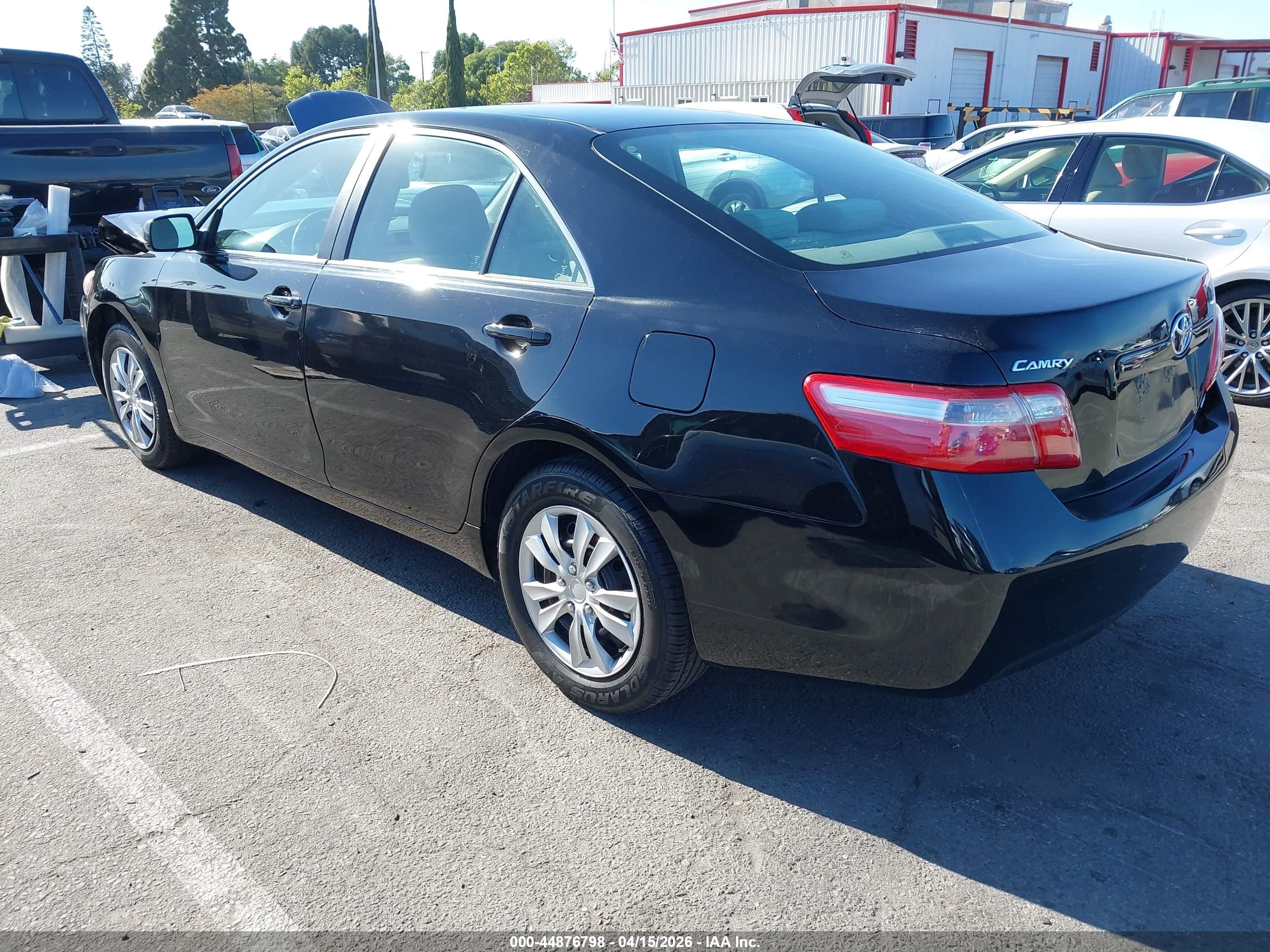 TOYOTA CAMRY image 3