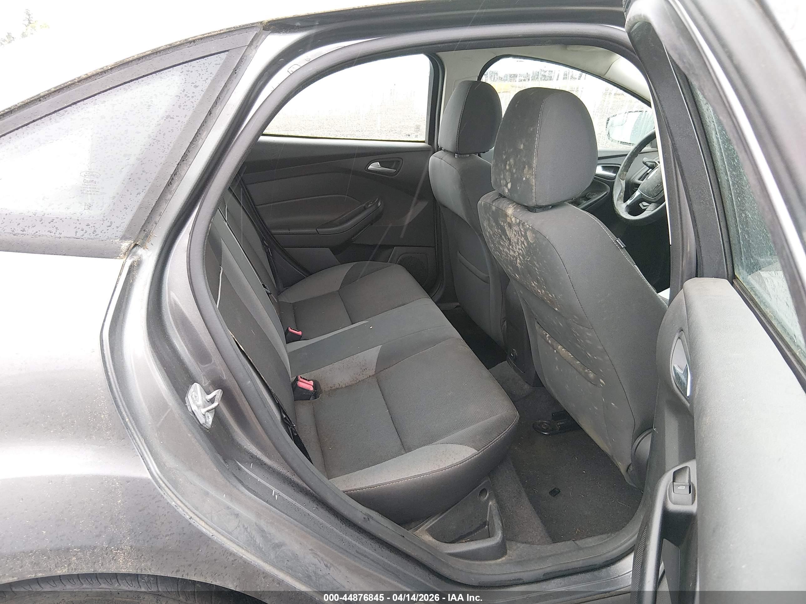 FORD FOCUS image 8