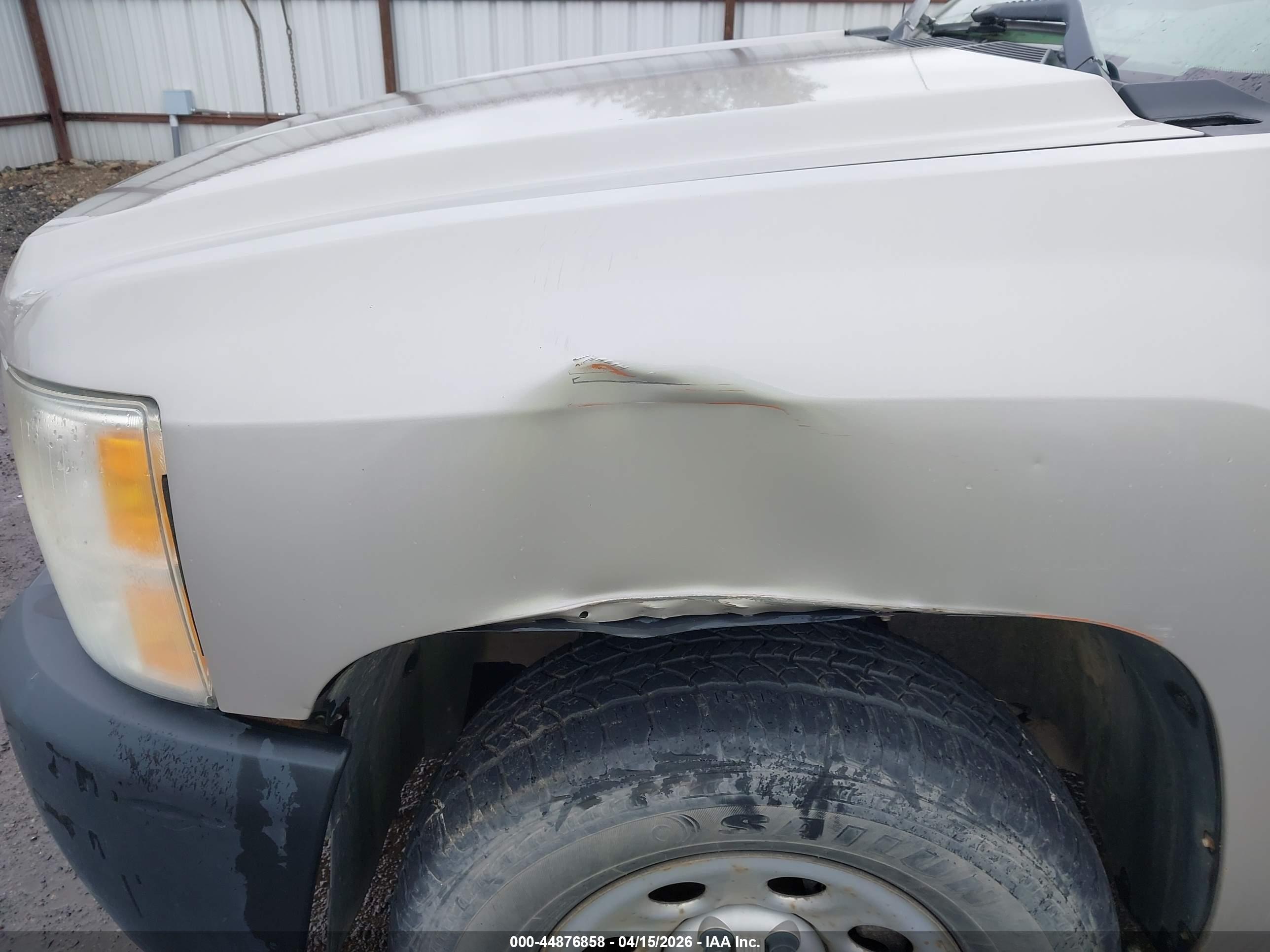 CHEVROLET SILVERADO image 6