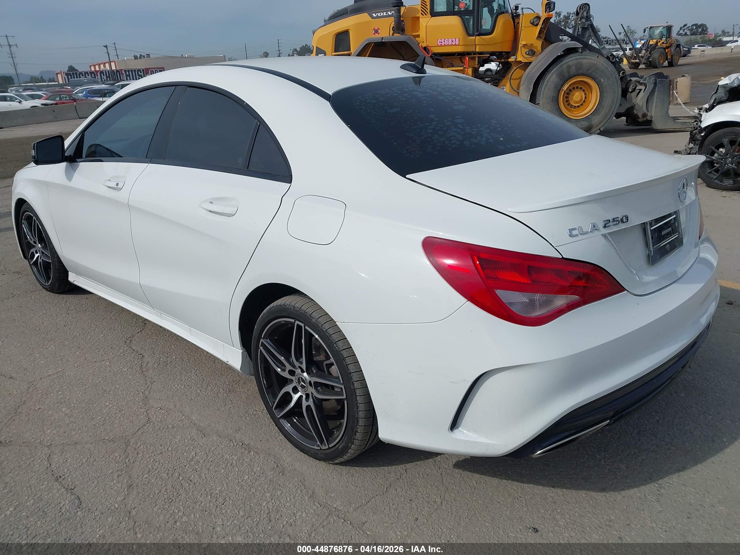 MERCEDES-BENZ CLA image 3