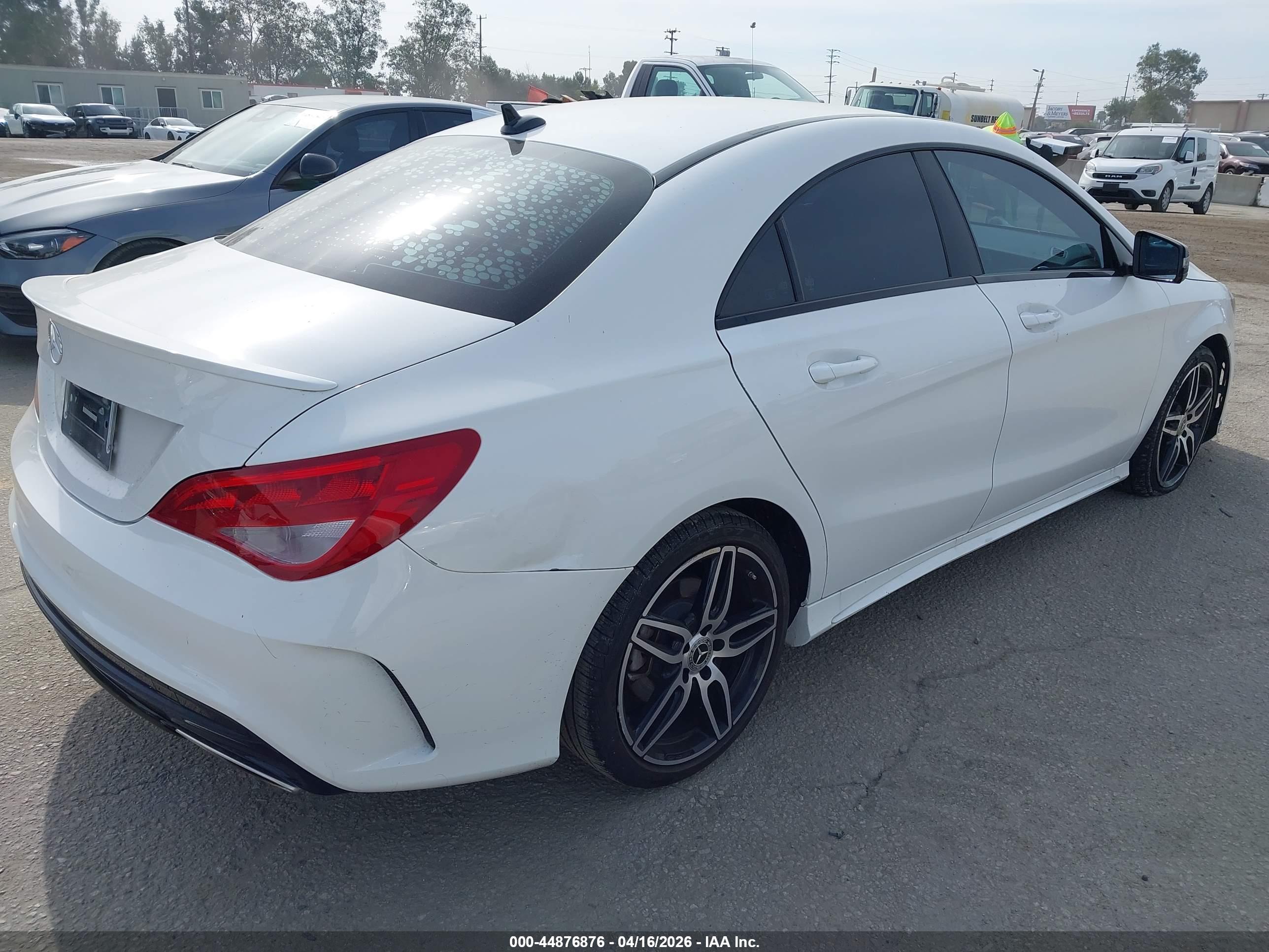 MERCEDES-BENZ CLA image 4