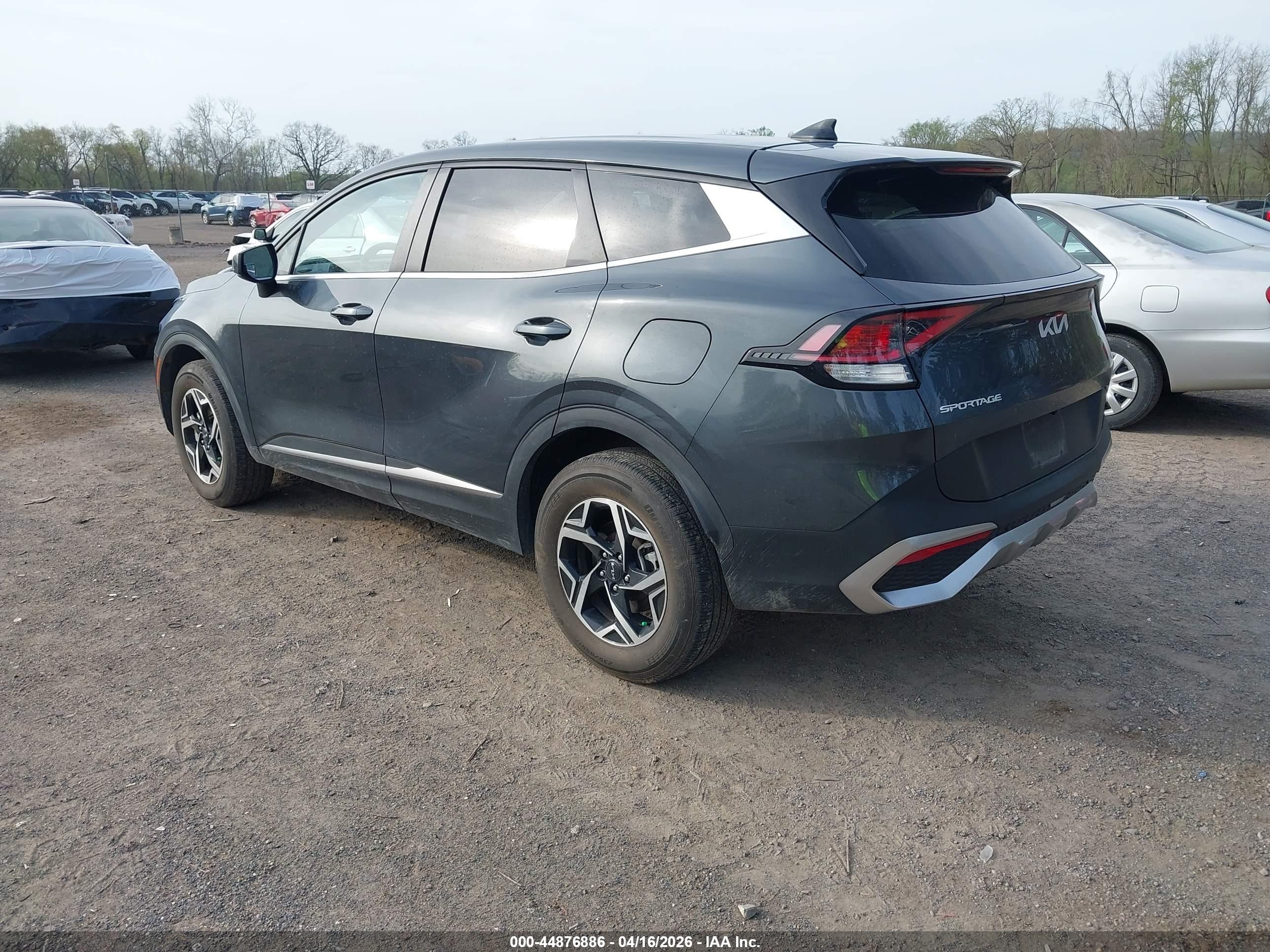 KIA SPORTAGE image 3