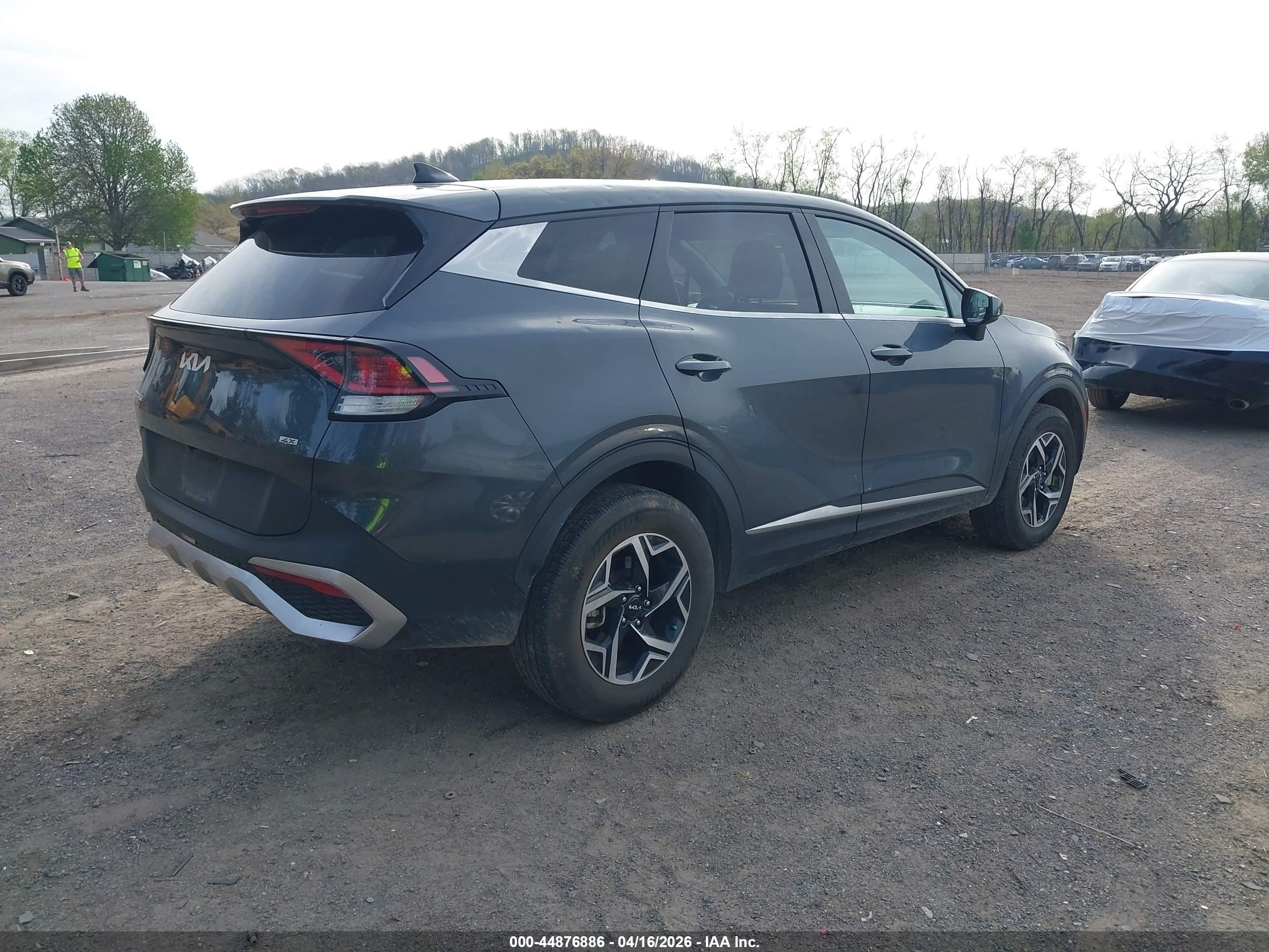 KIA SPORTAGE image 4