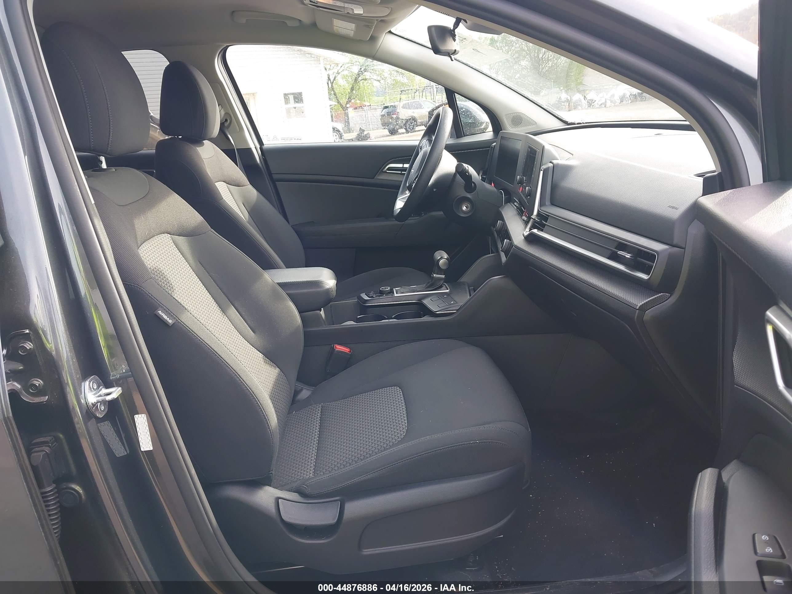KIA SPORTAGE image 5