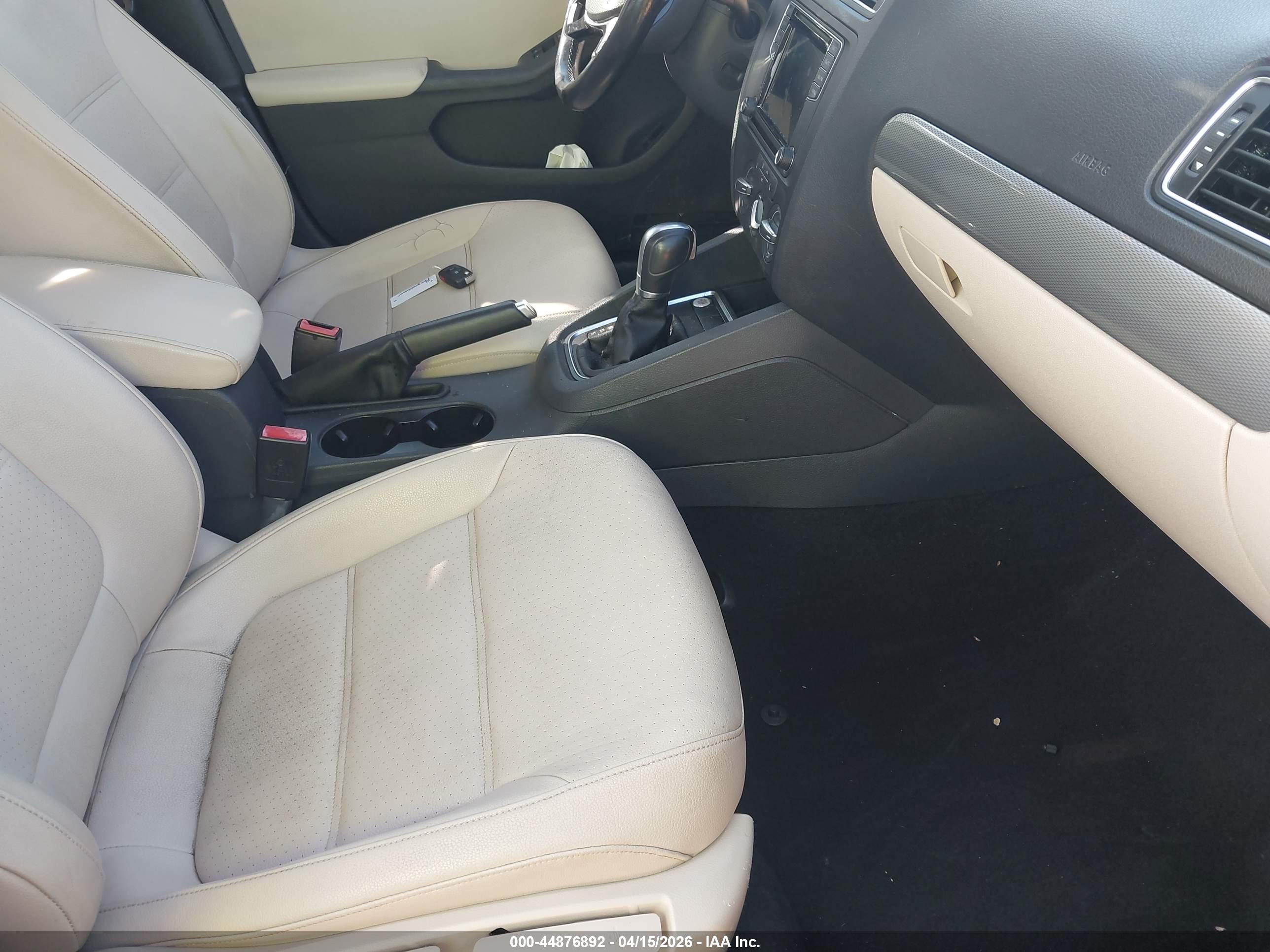 VOLKSWAGEN JETTA image 5