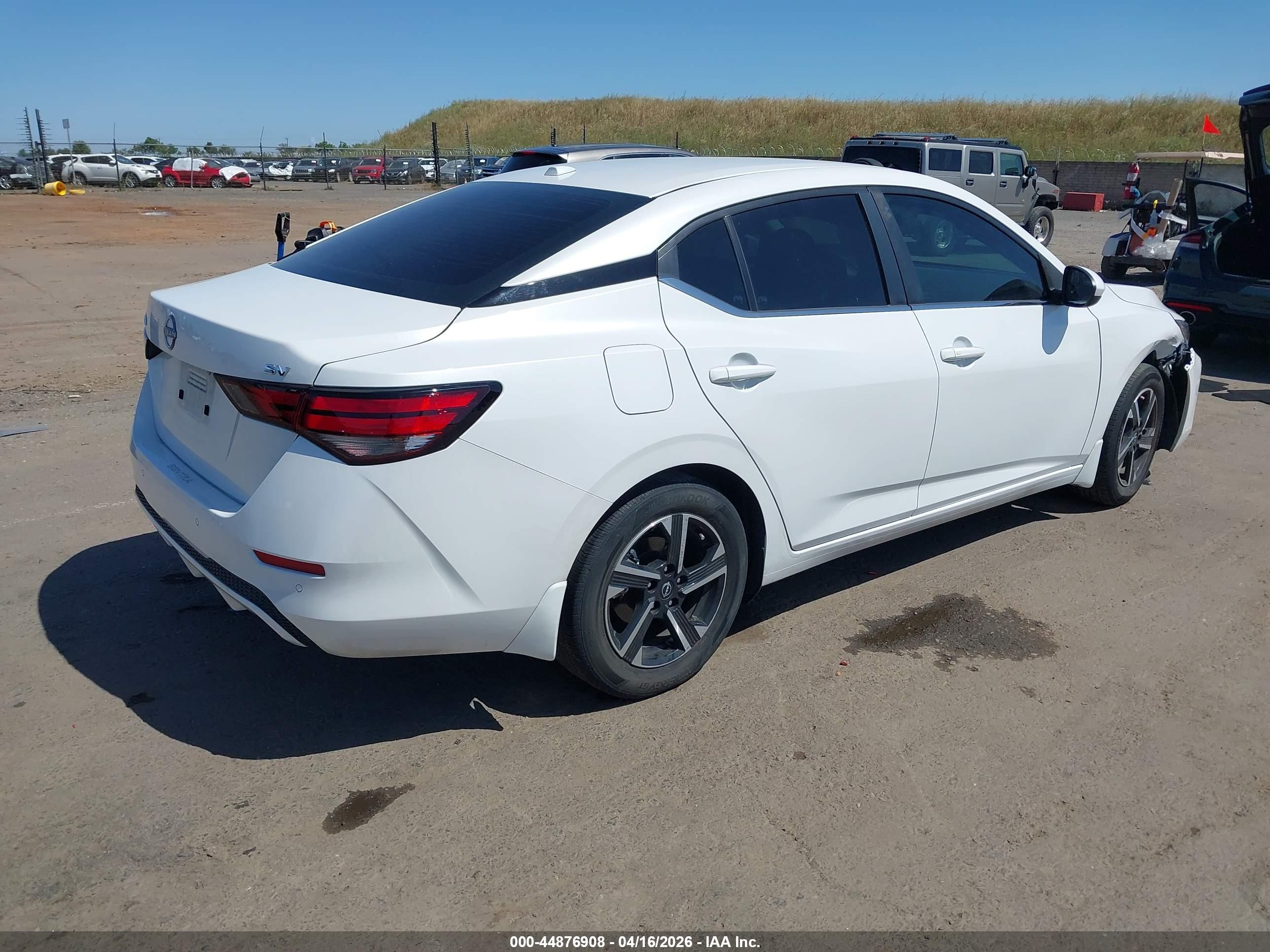 NISSAN SENTRA image 4