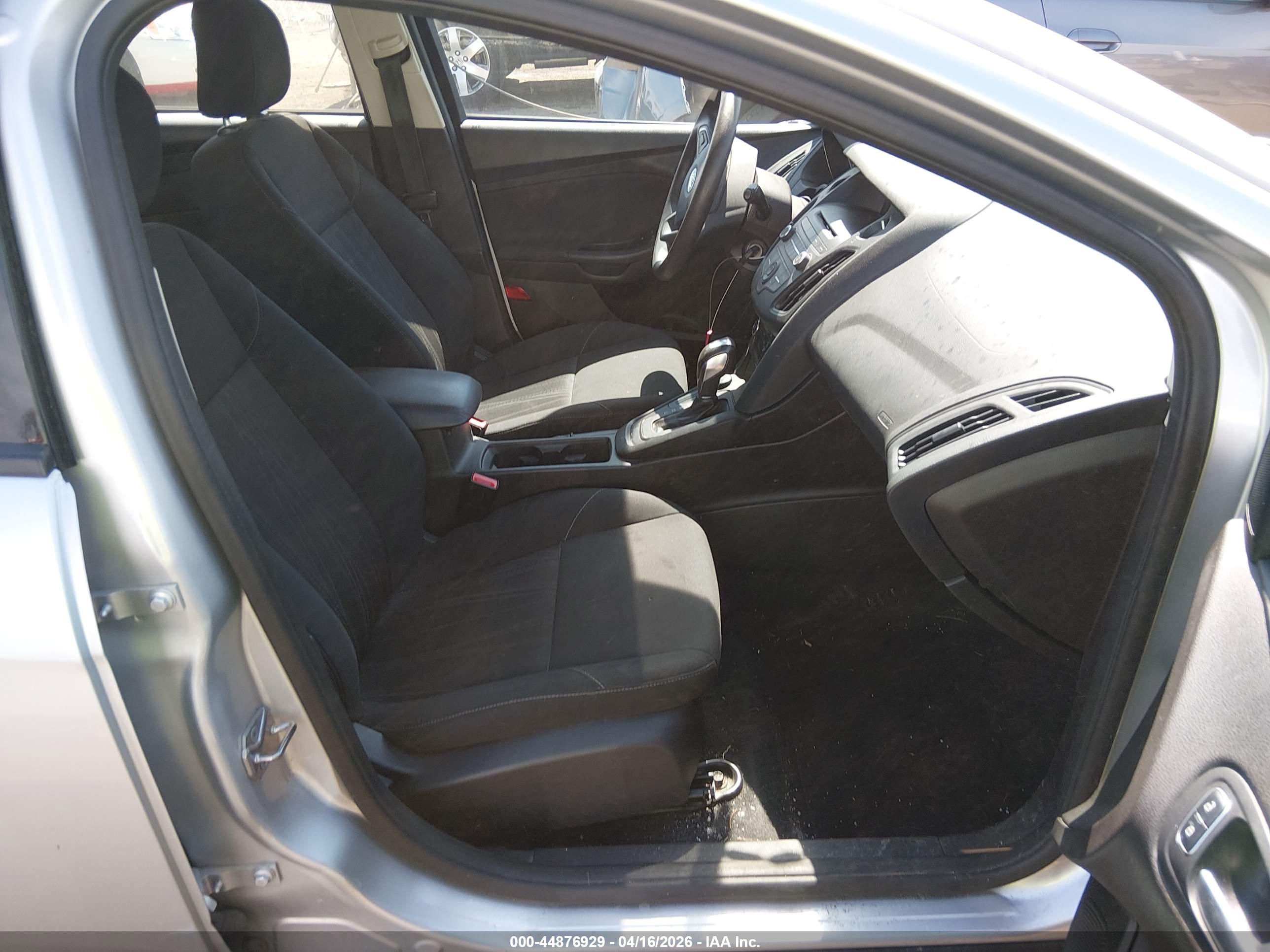 FORD FOCUS image 5