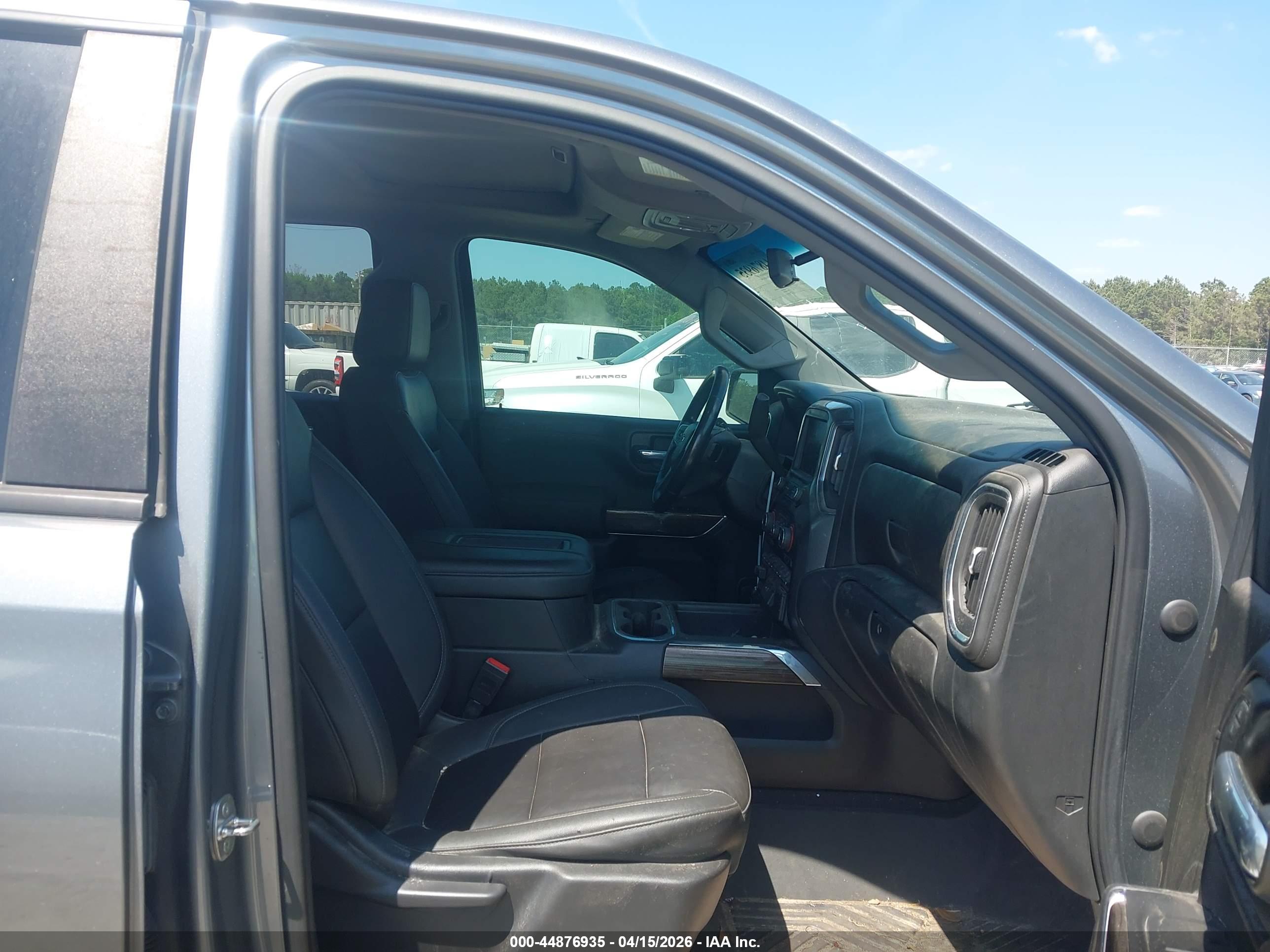 CHEVROLET SILVERADO image 5