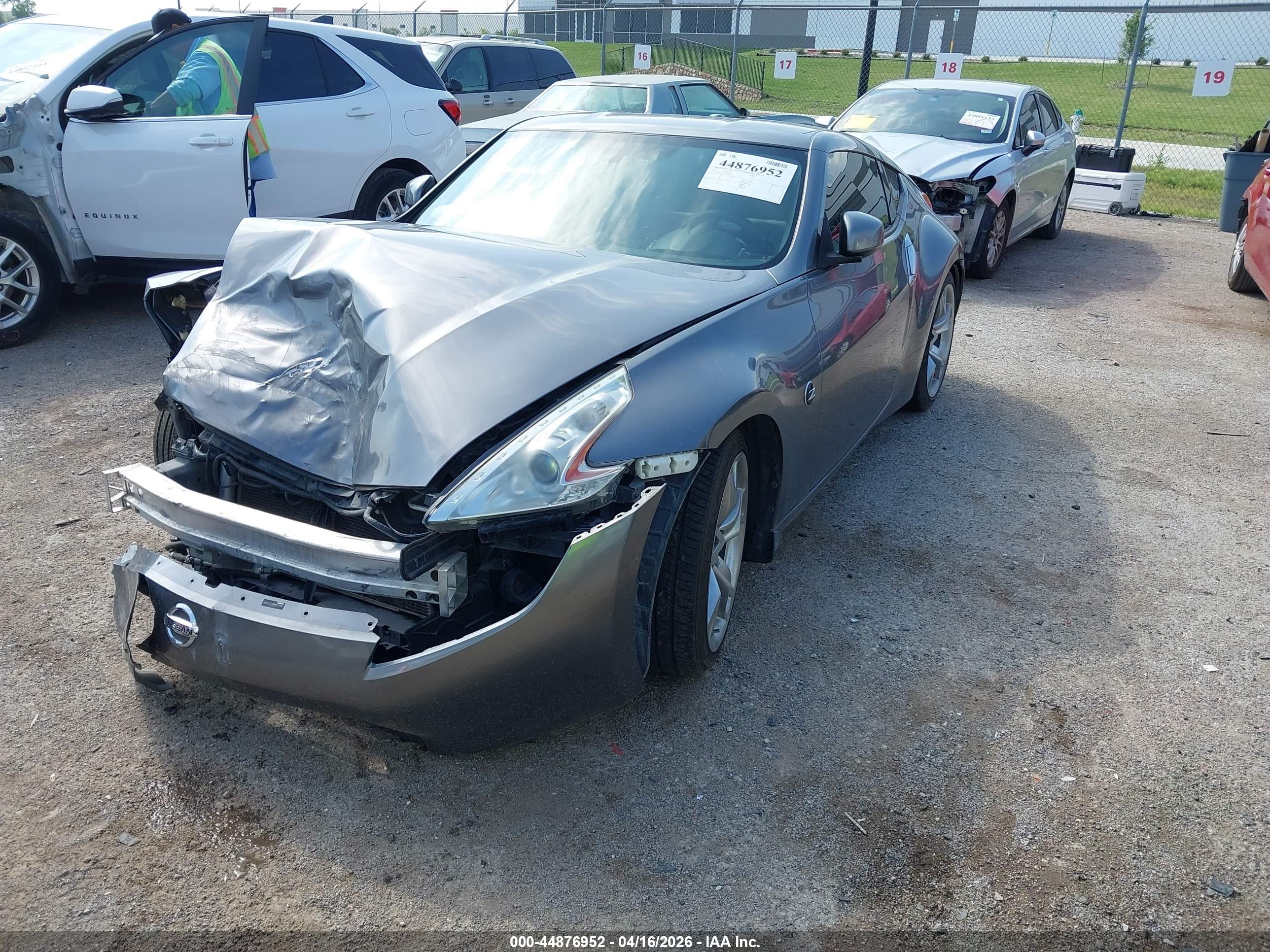 NISSAN 370Z image 2