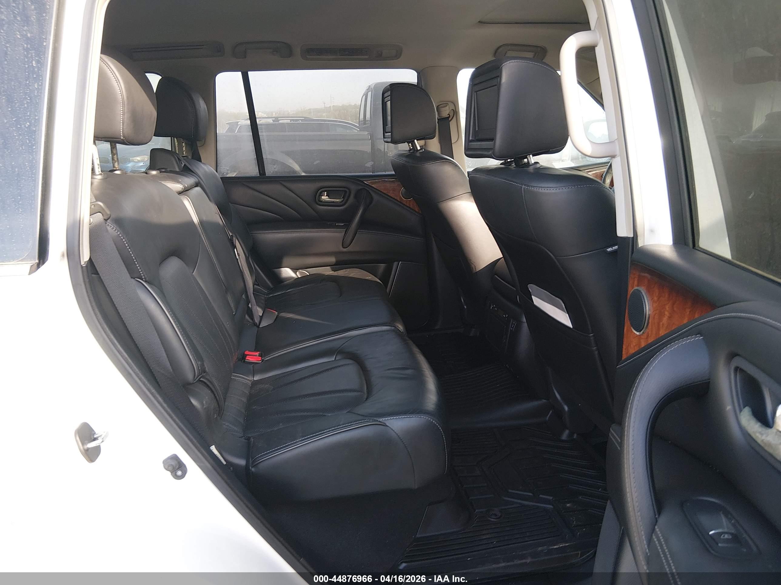 INFINITI QX80 image 8