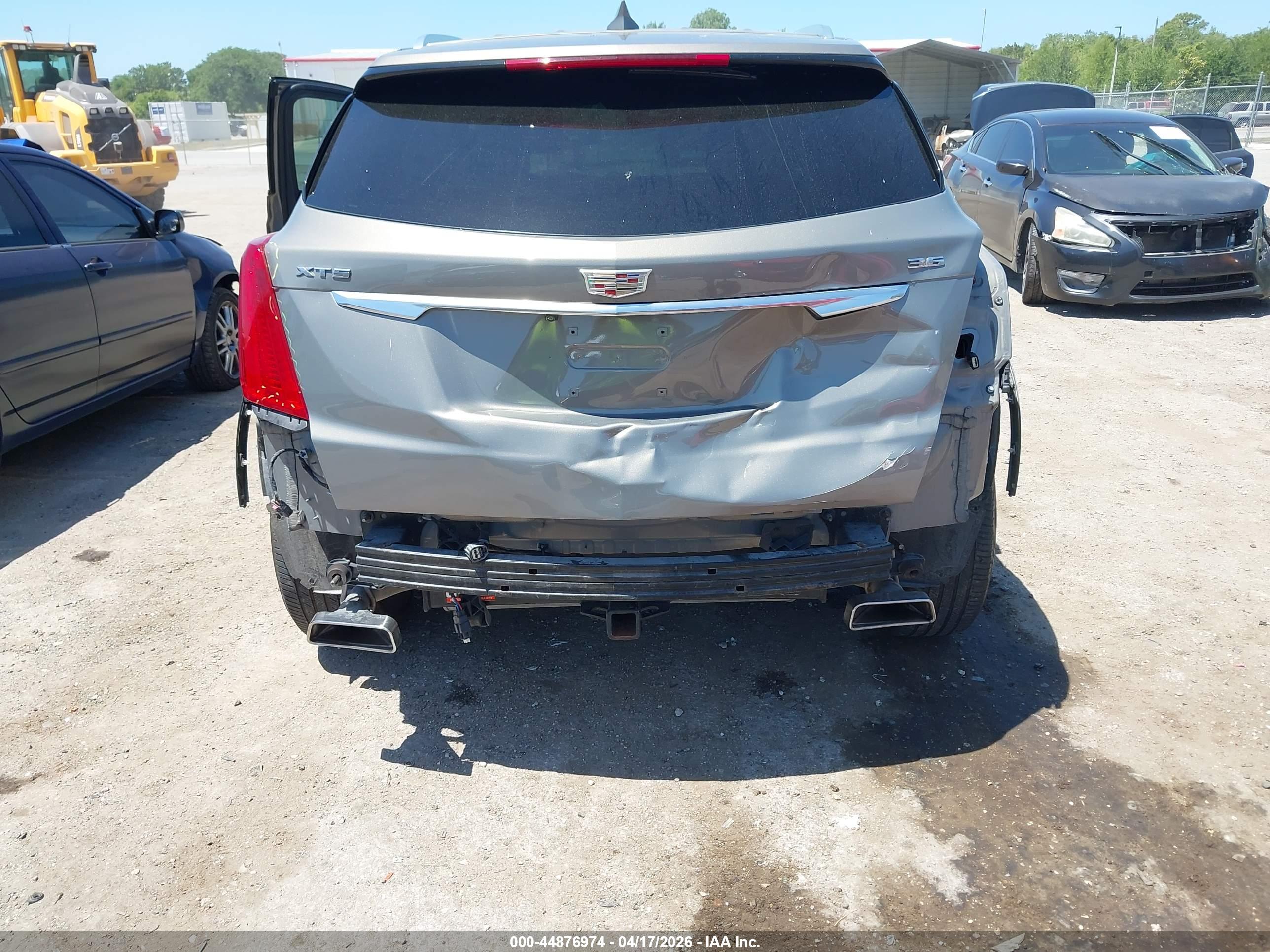 CADILLAC XT5 image 6