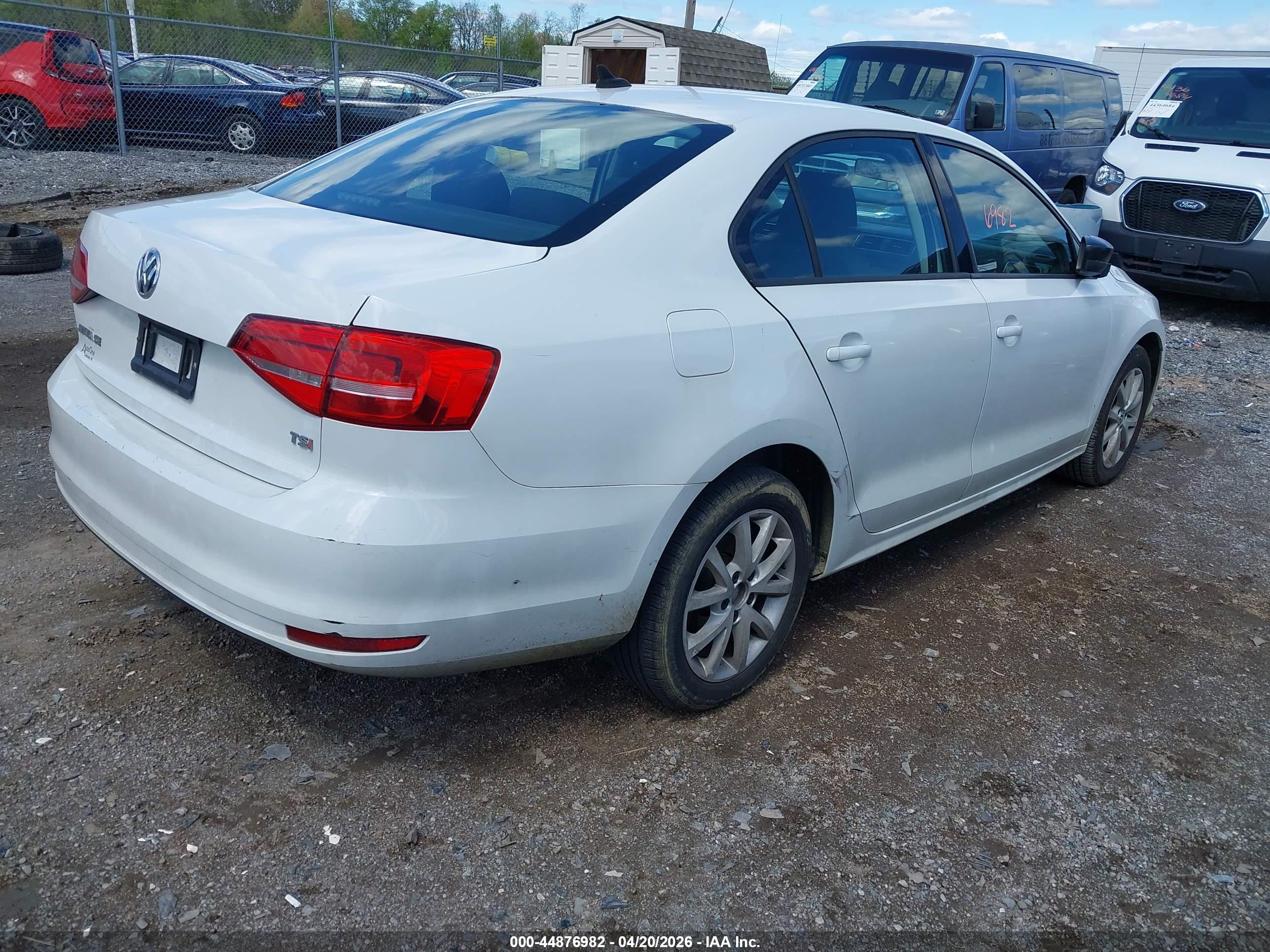 VOLKSWAGEN JETTA image 4