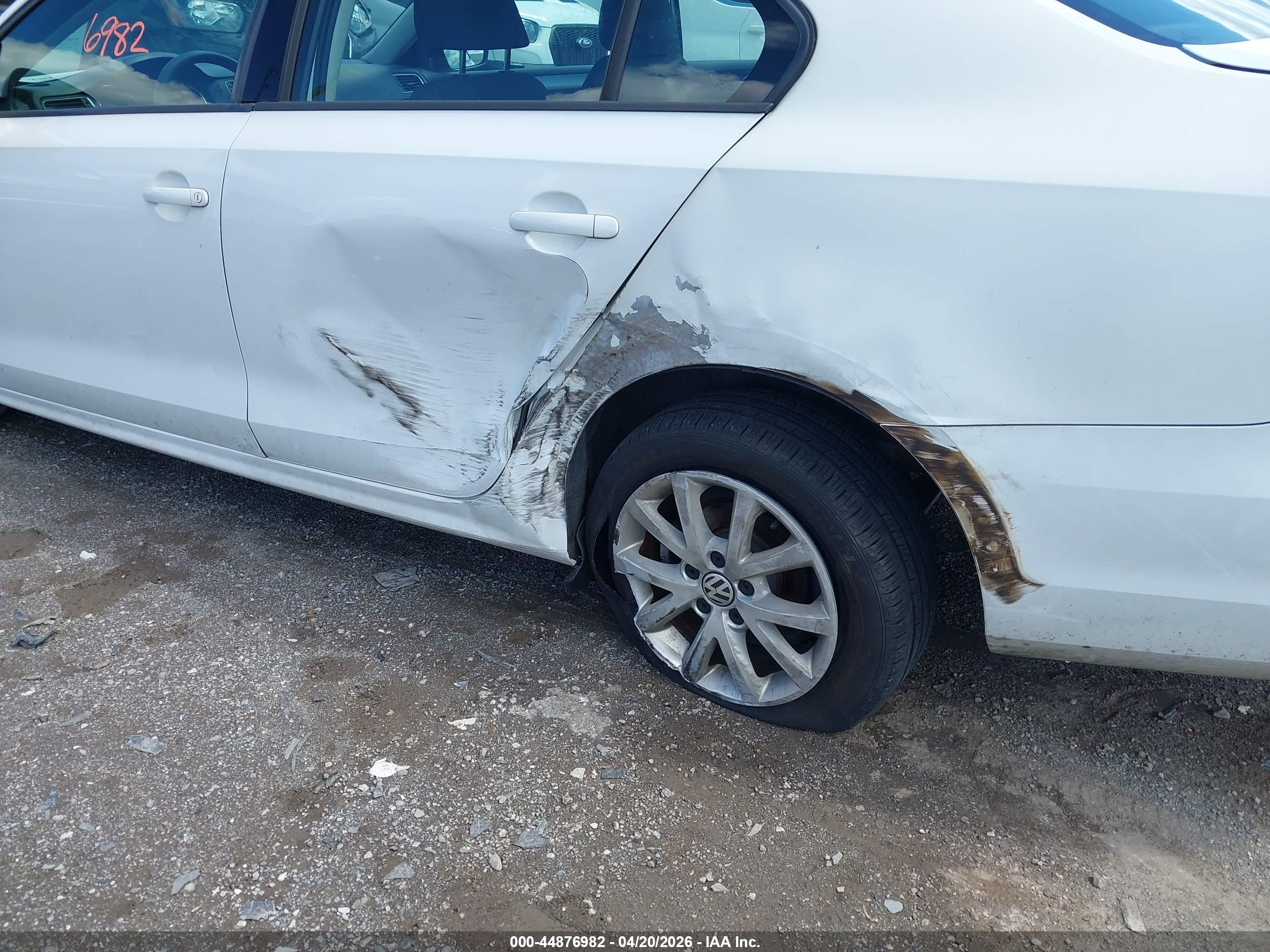 VOLKSWAGEN JETTA image 6