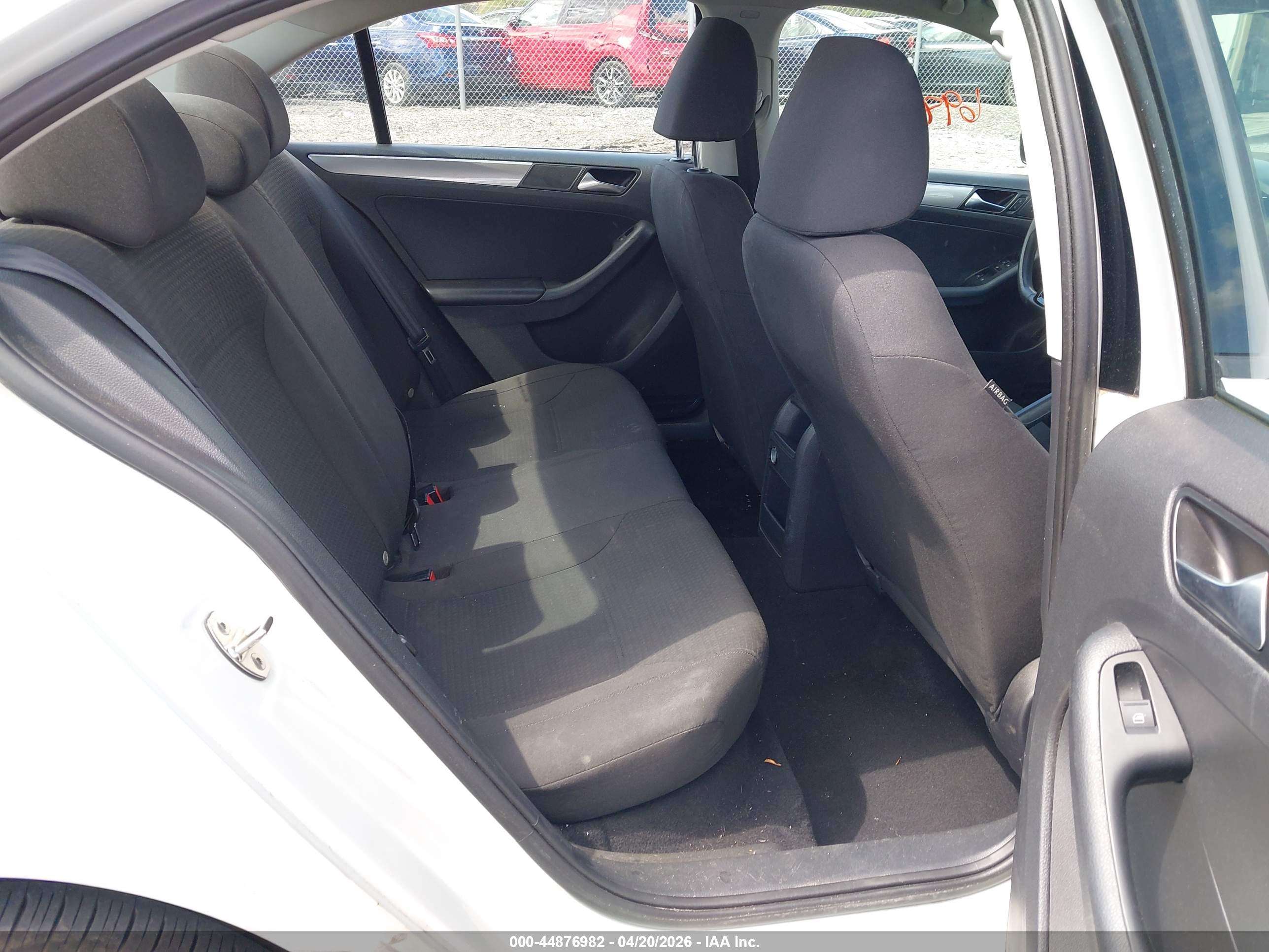 VOLKSWAGEN JETTA image 8