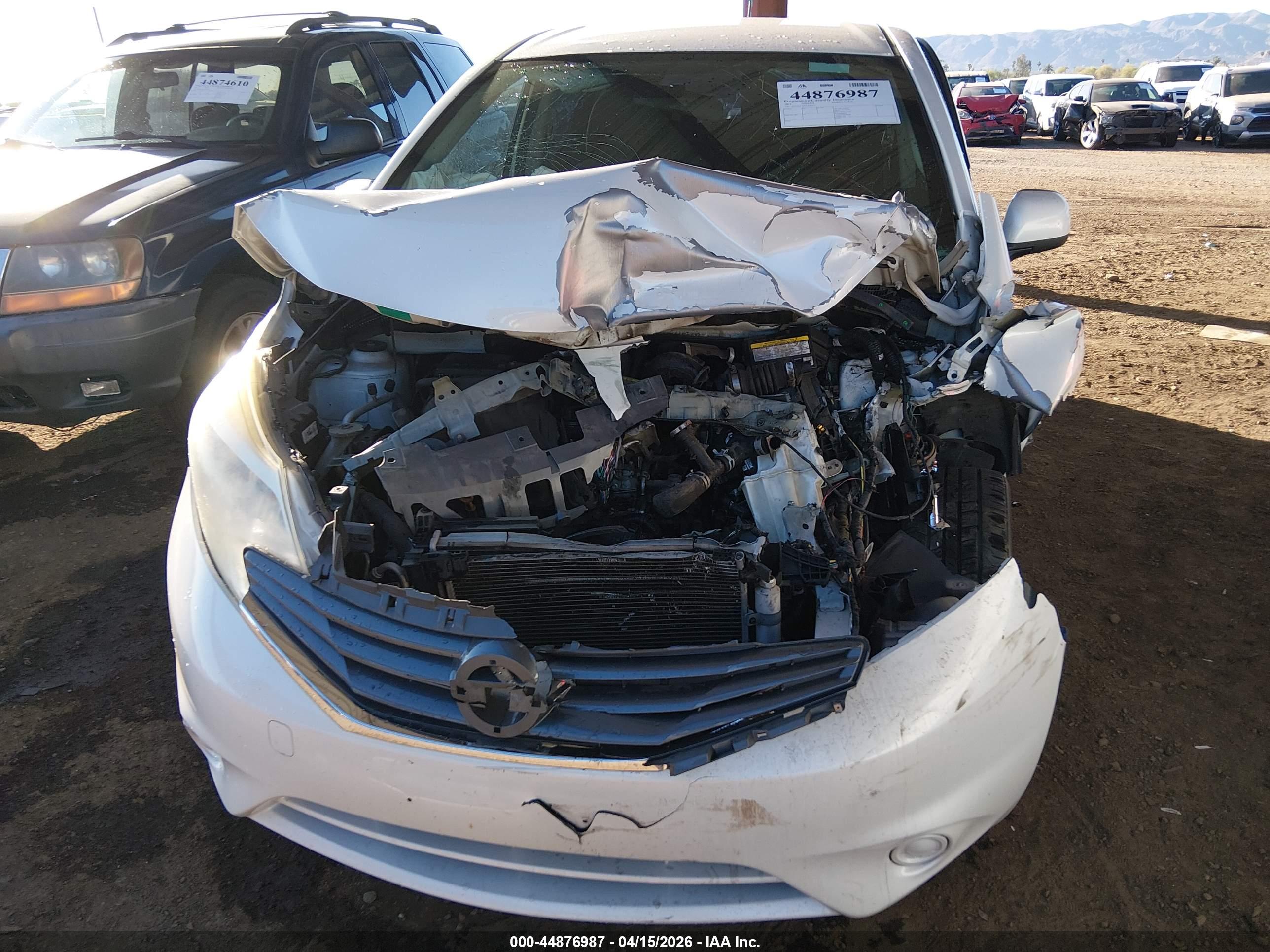 NISSAN VERSA image 6