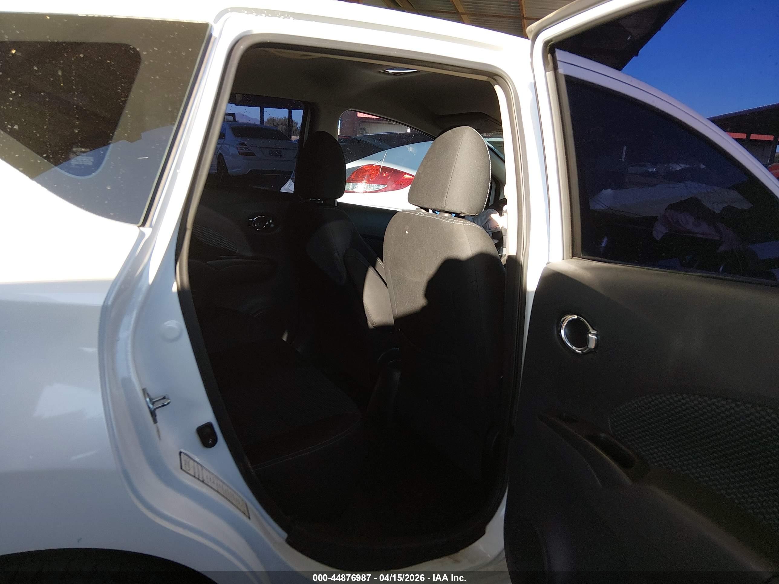 NISSAN VERSA image 8