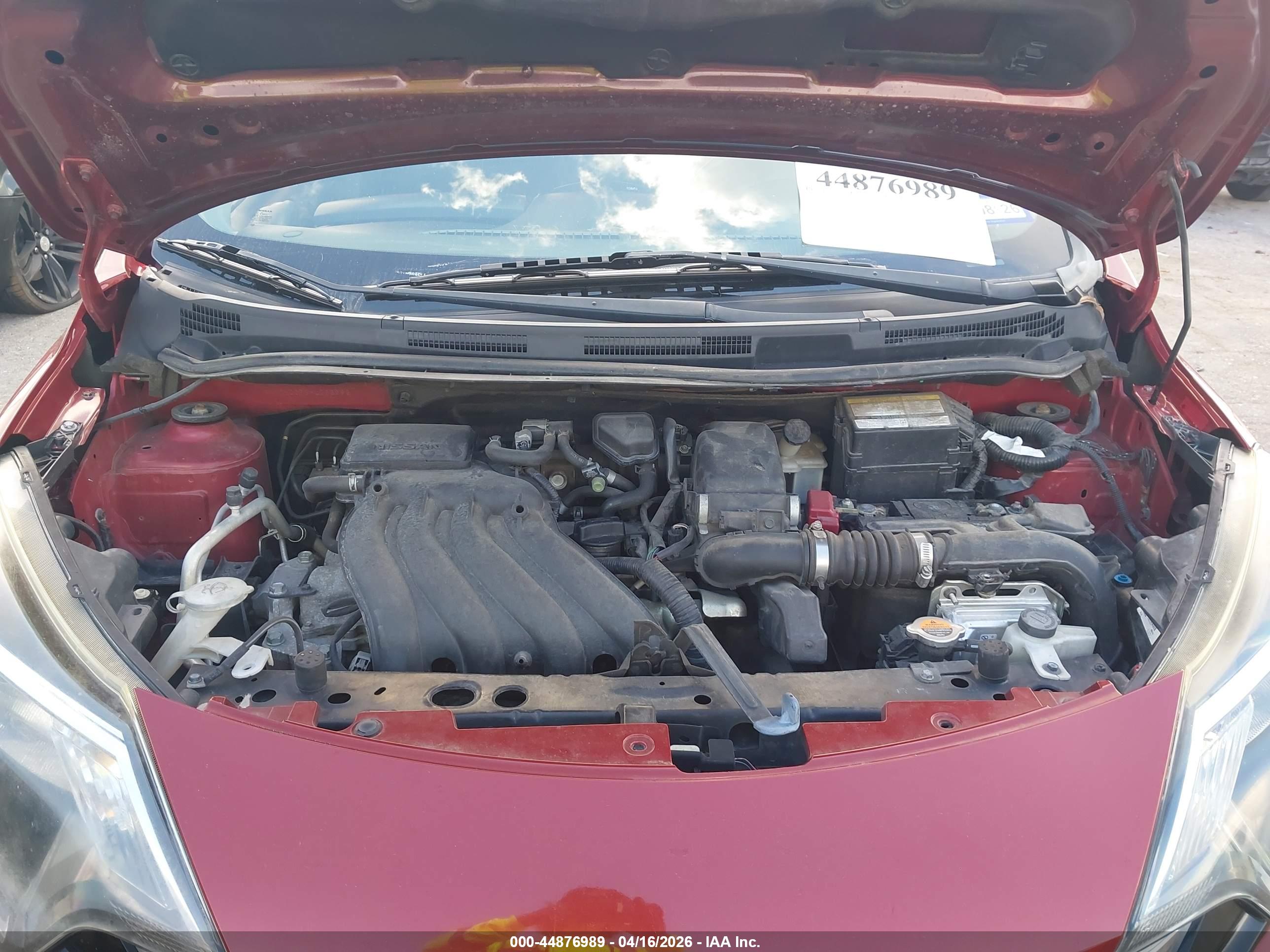 NISSAN VERSA image 10