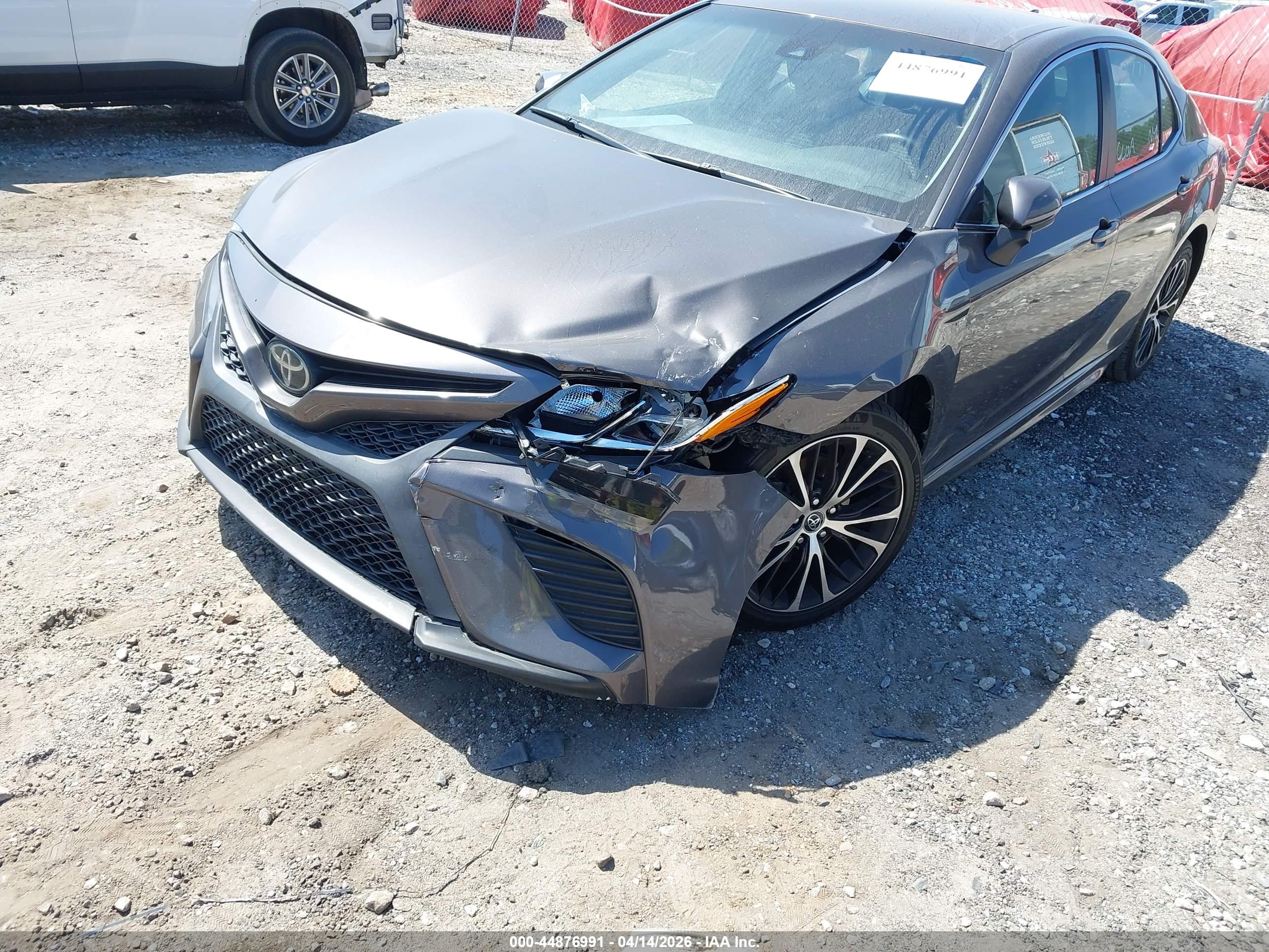 TOYOTA CAMRY image 6