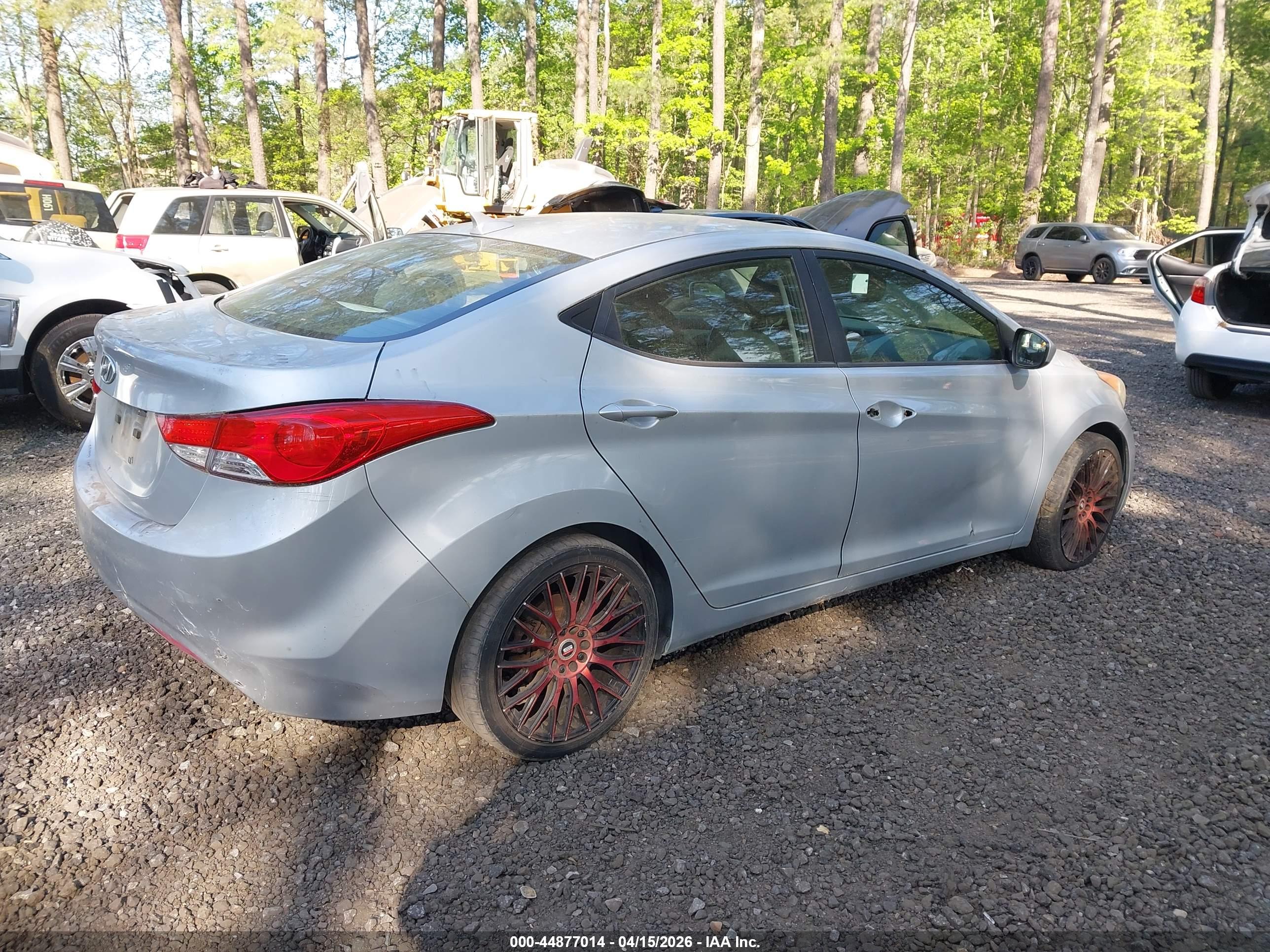 HYUNDAI ELANTRA image 4