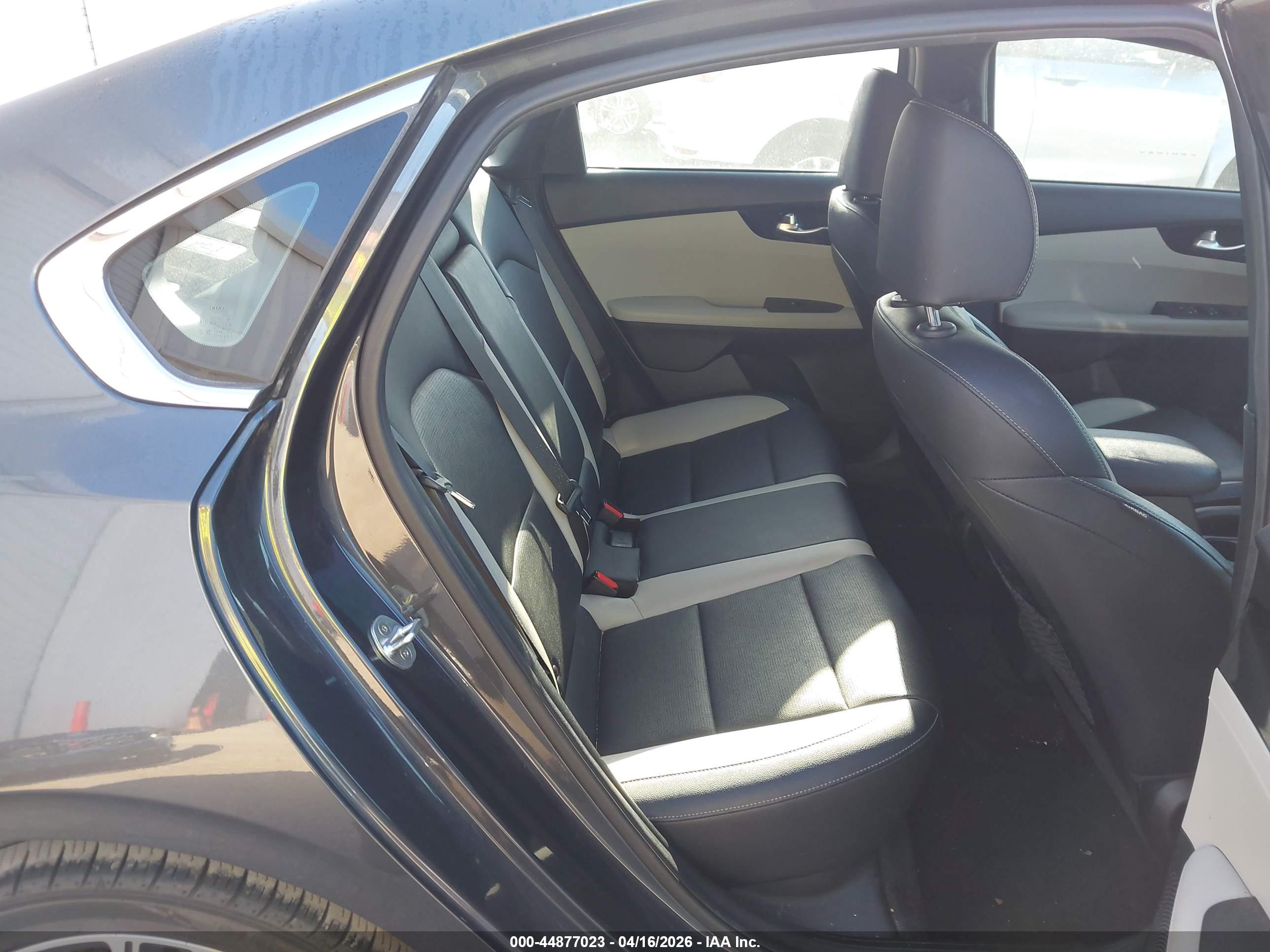 KIA FORTE image 8
