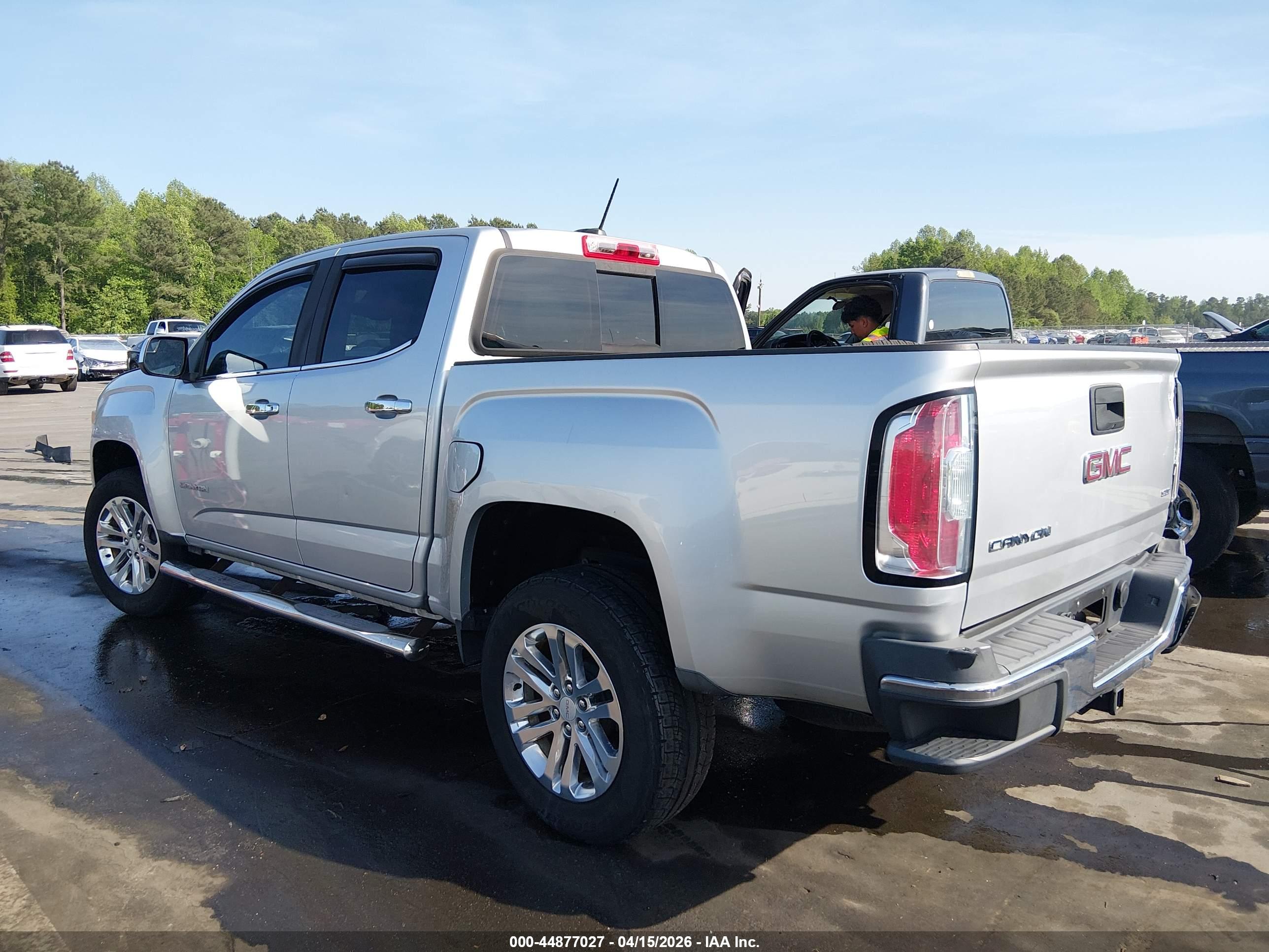 GMC CANYON image 3