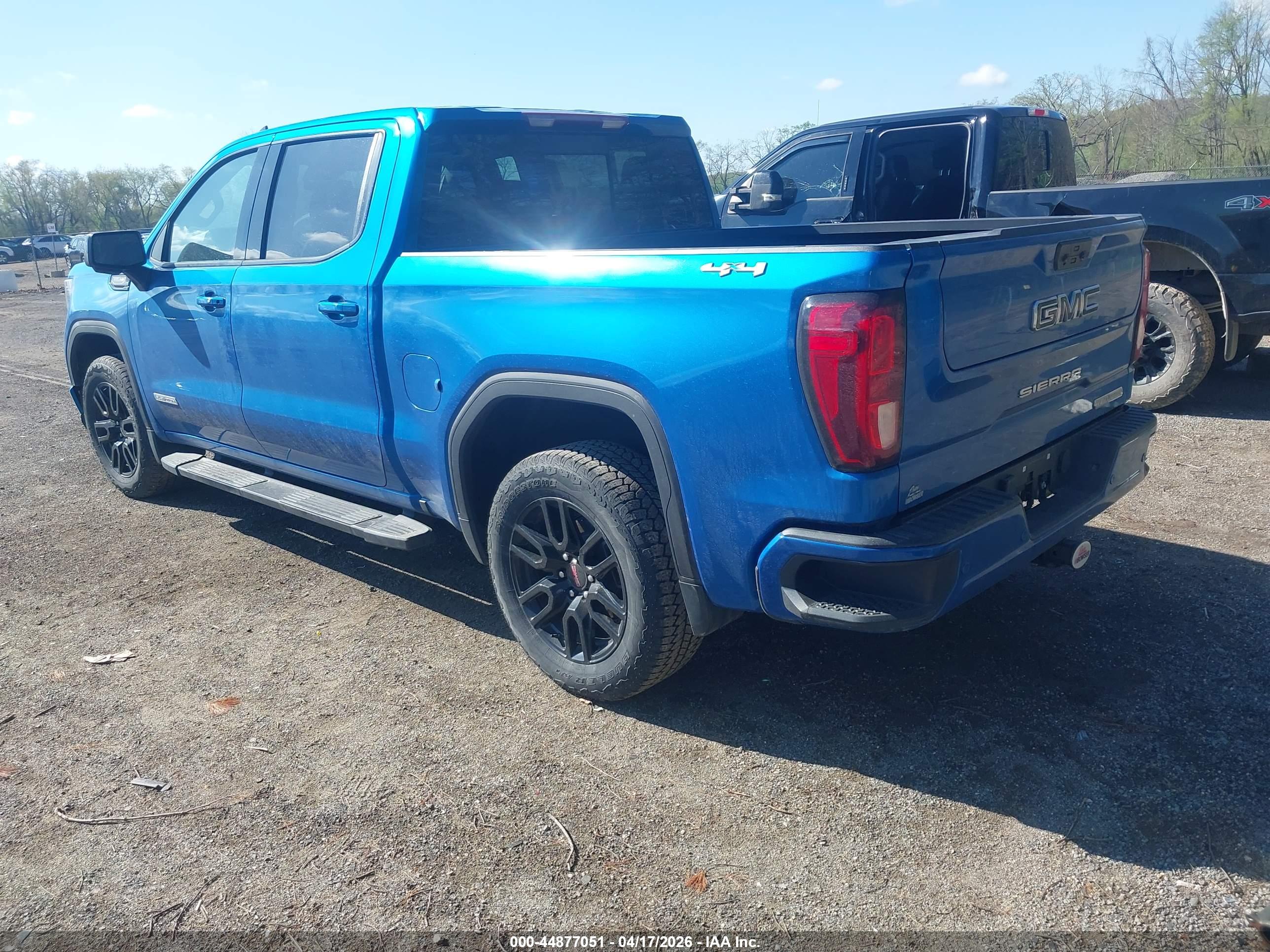 GMC SIERRA image 3