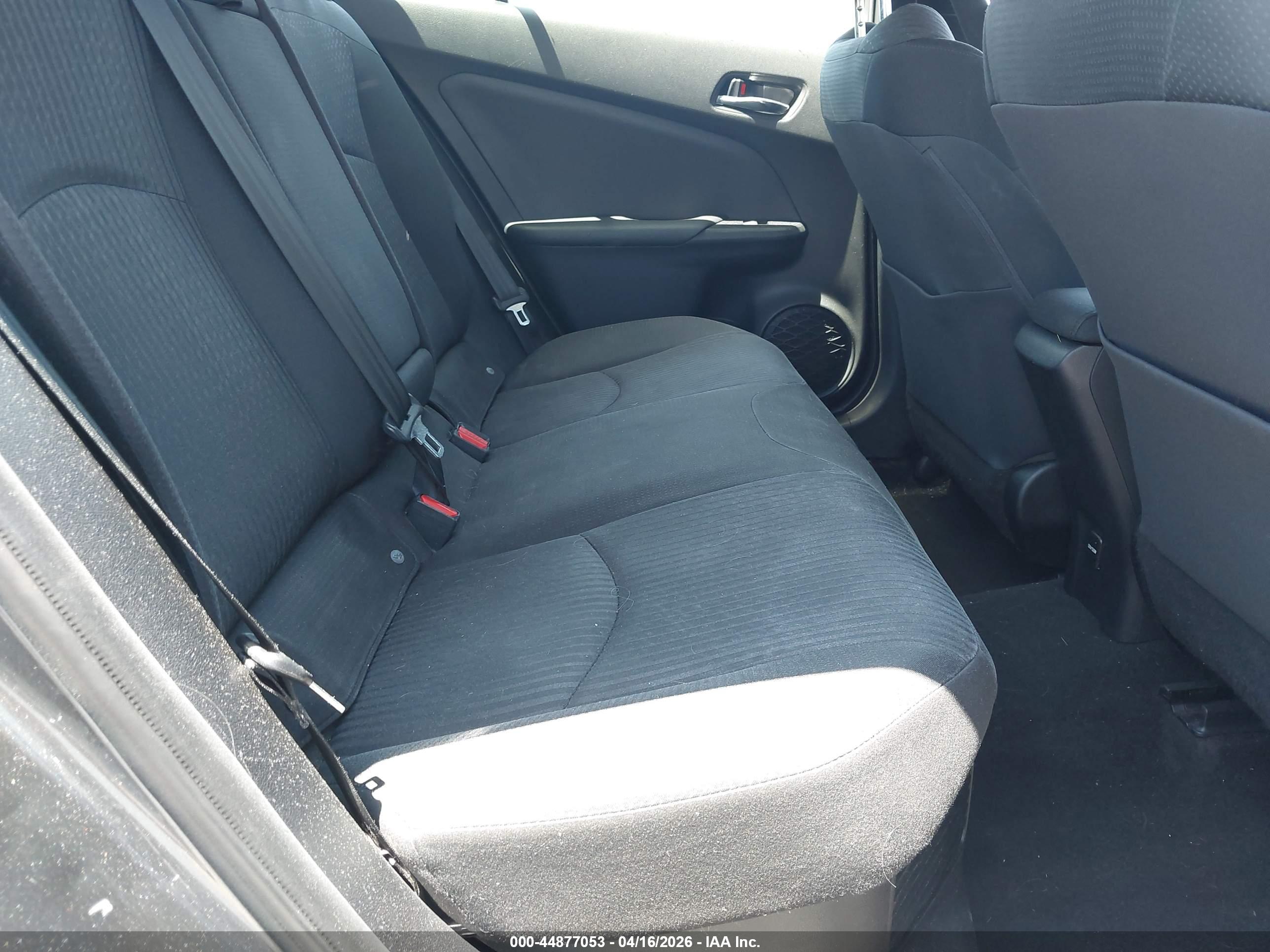 TOYOTA PRIUS image 8