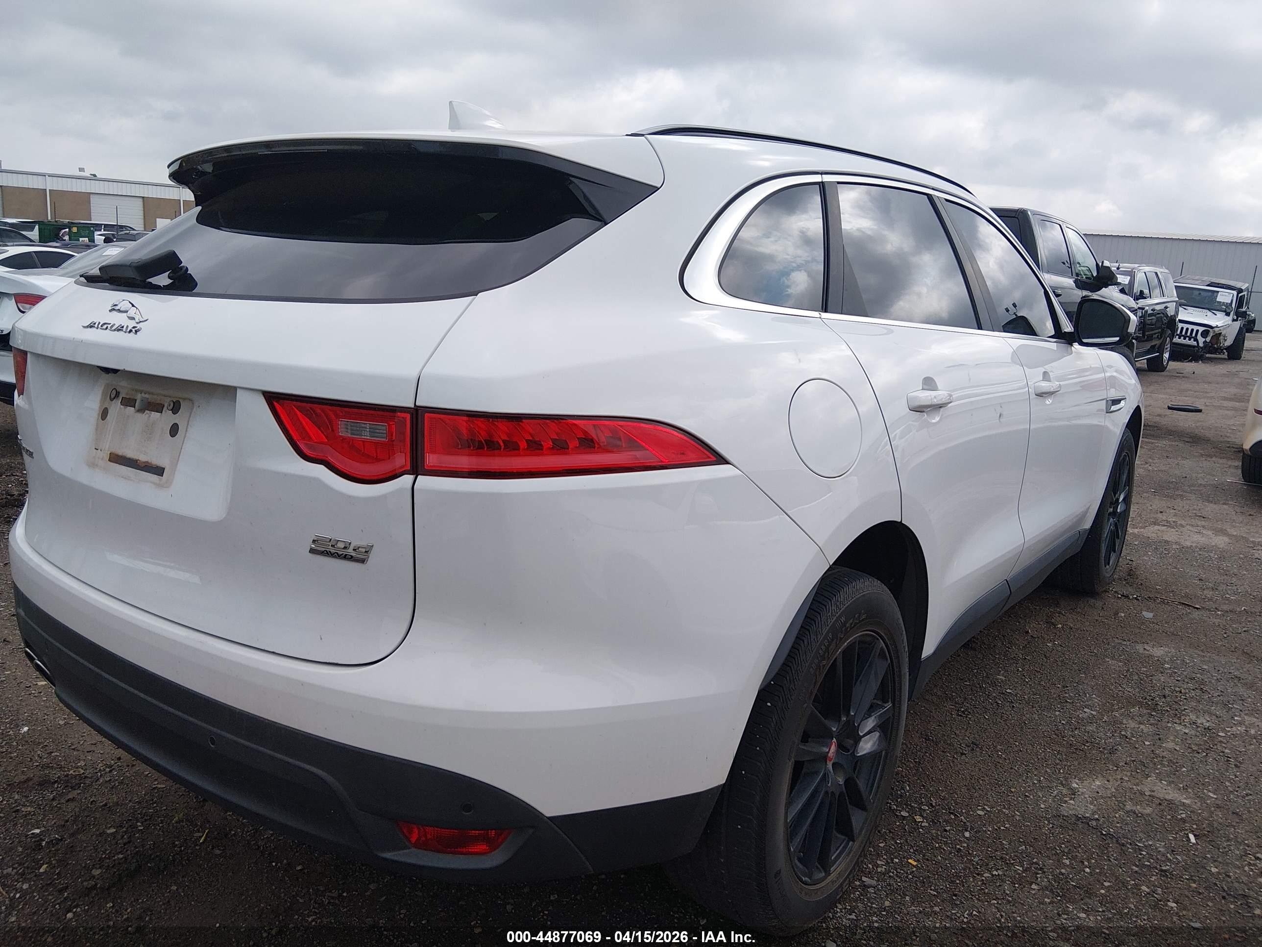 JAGUAR F-PACE image 4