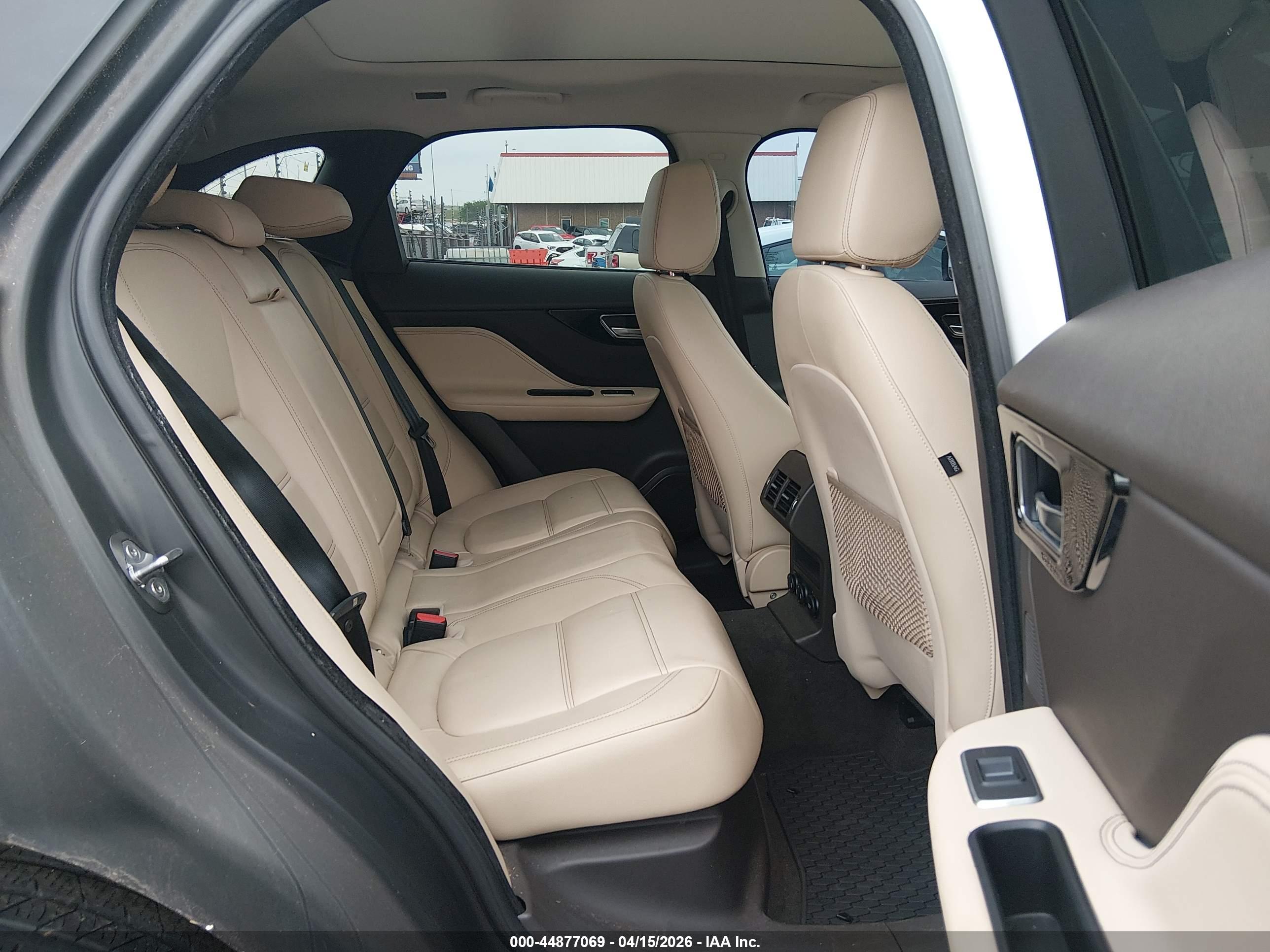 JAGUAR F-PACE image 8