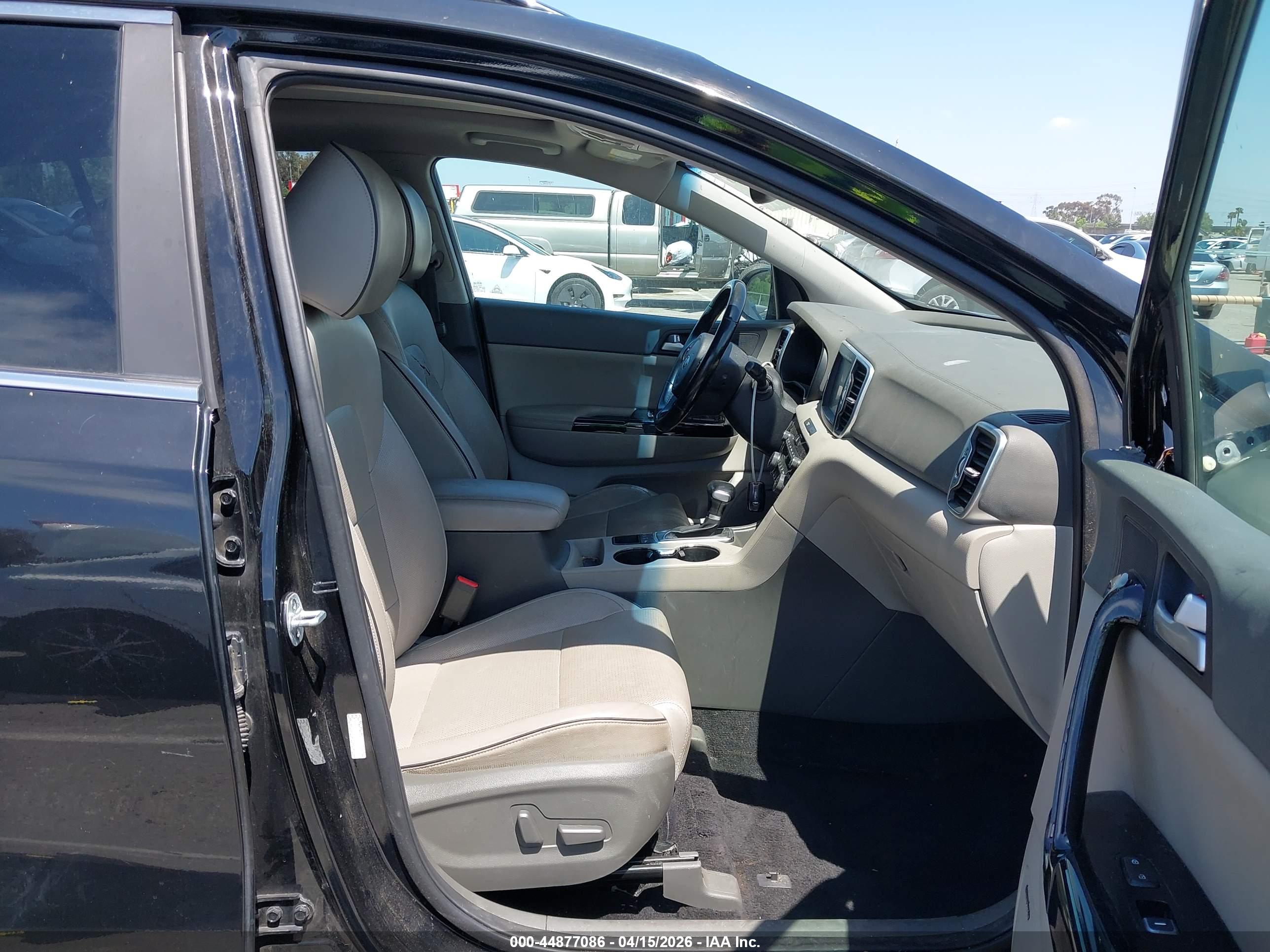 KIA SPORTAGE image 5