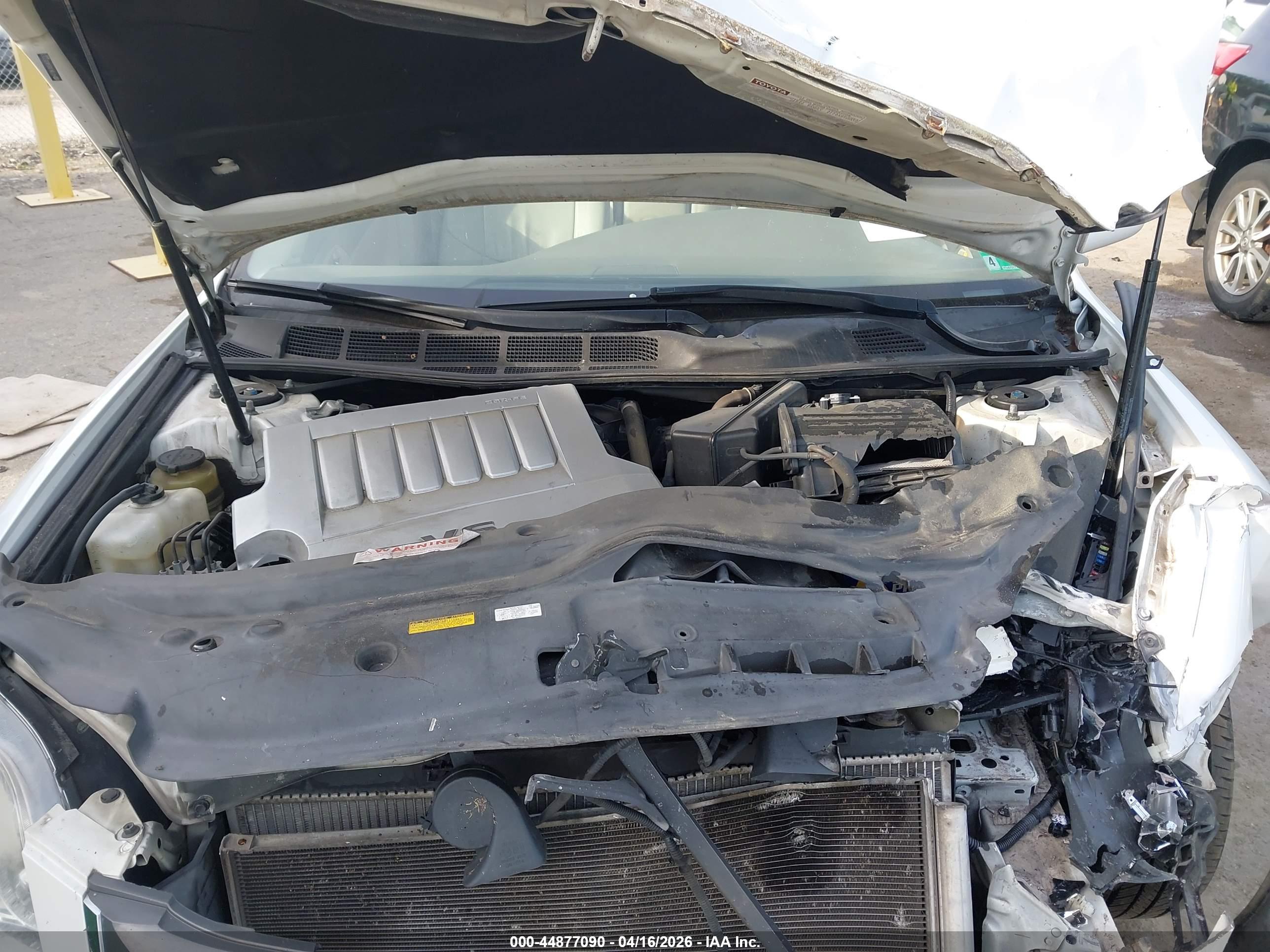 TOYOTA AVALON image 10