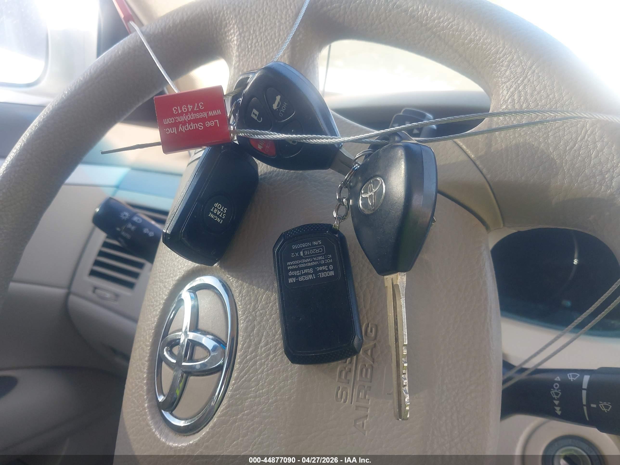 TOYOTA AVALON image 11