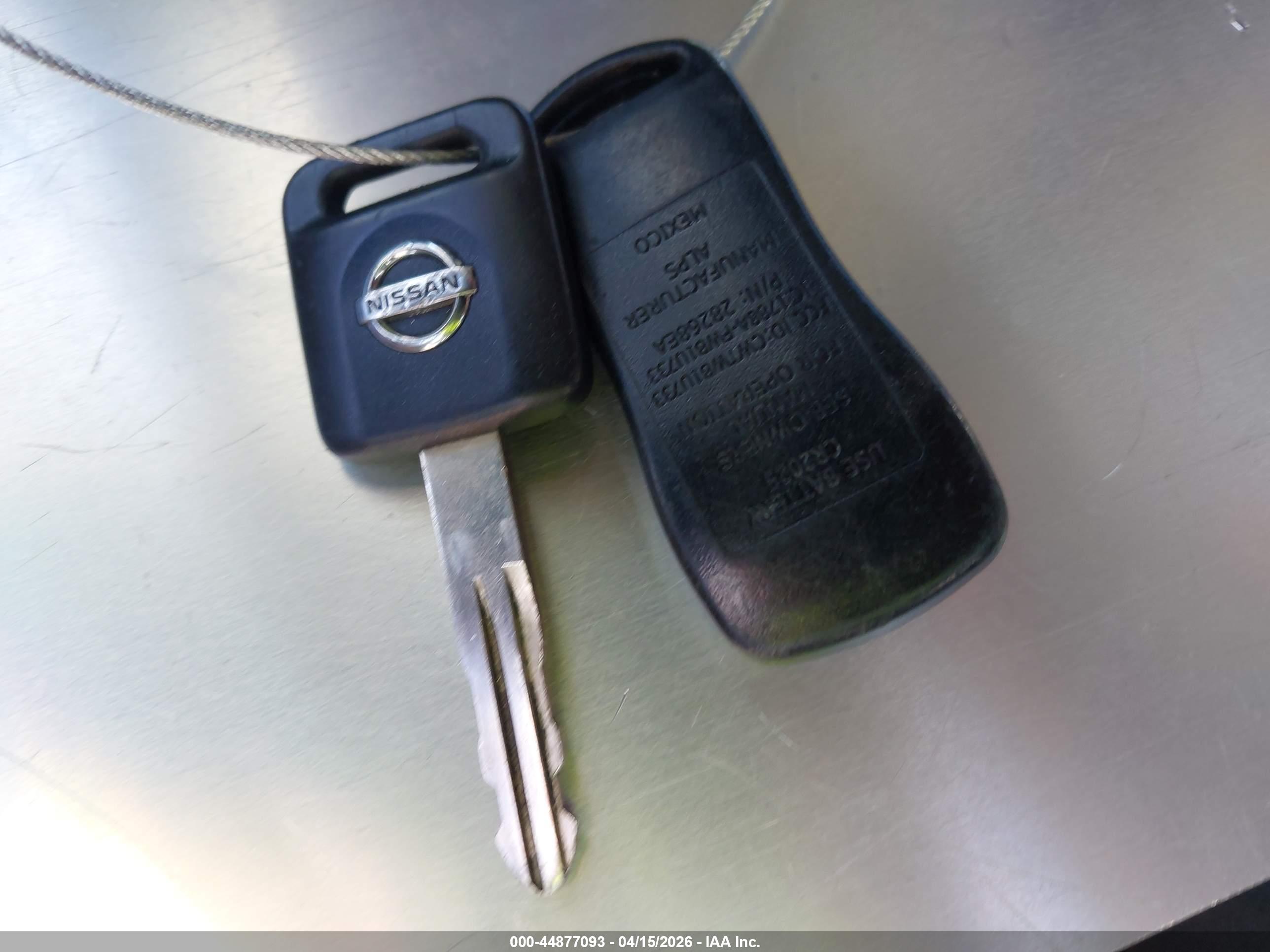 NISSAN VERSA image 11