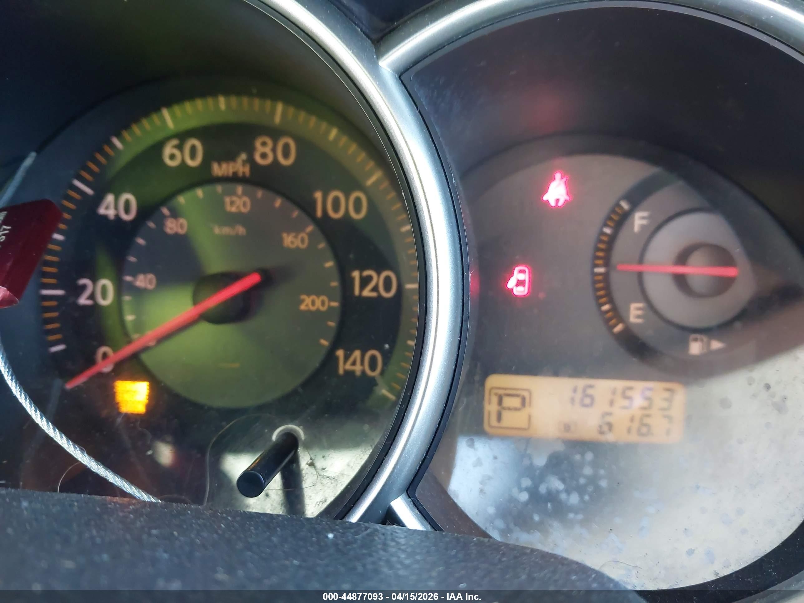 NISSAN VERSA image 7