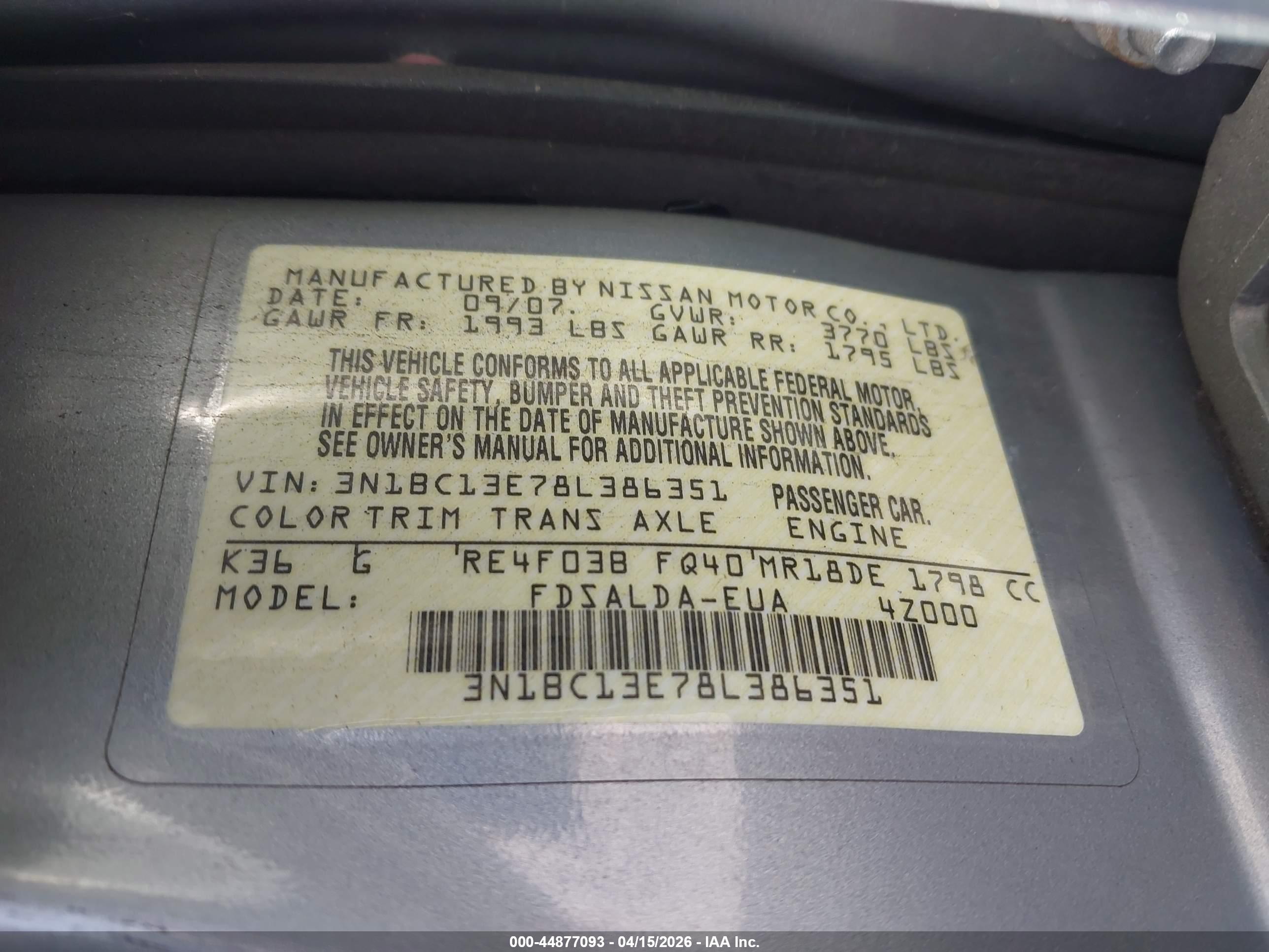 NISSAN VERSA image 9
