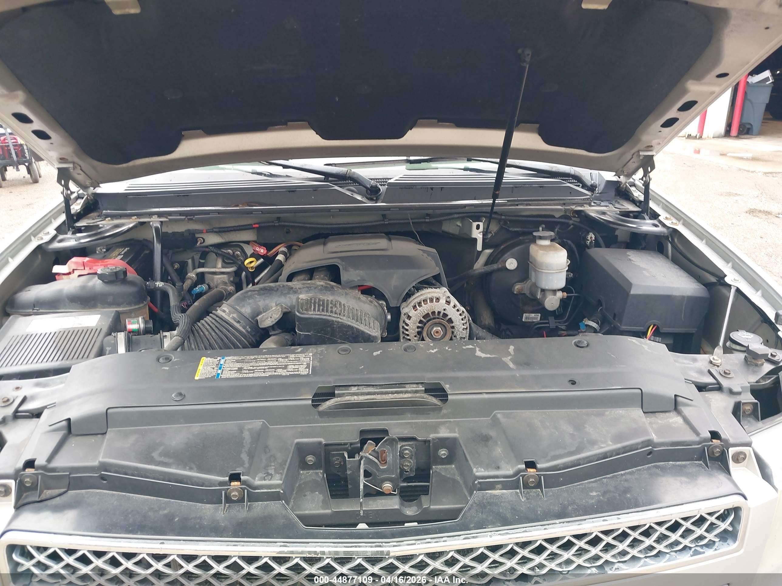 CHEVROLET TAHOE image 10