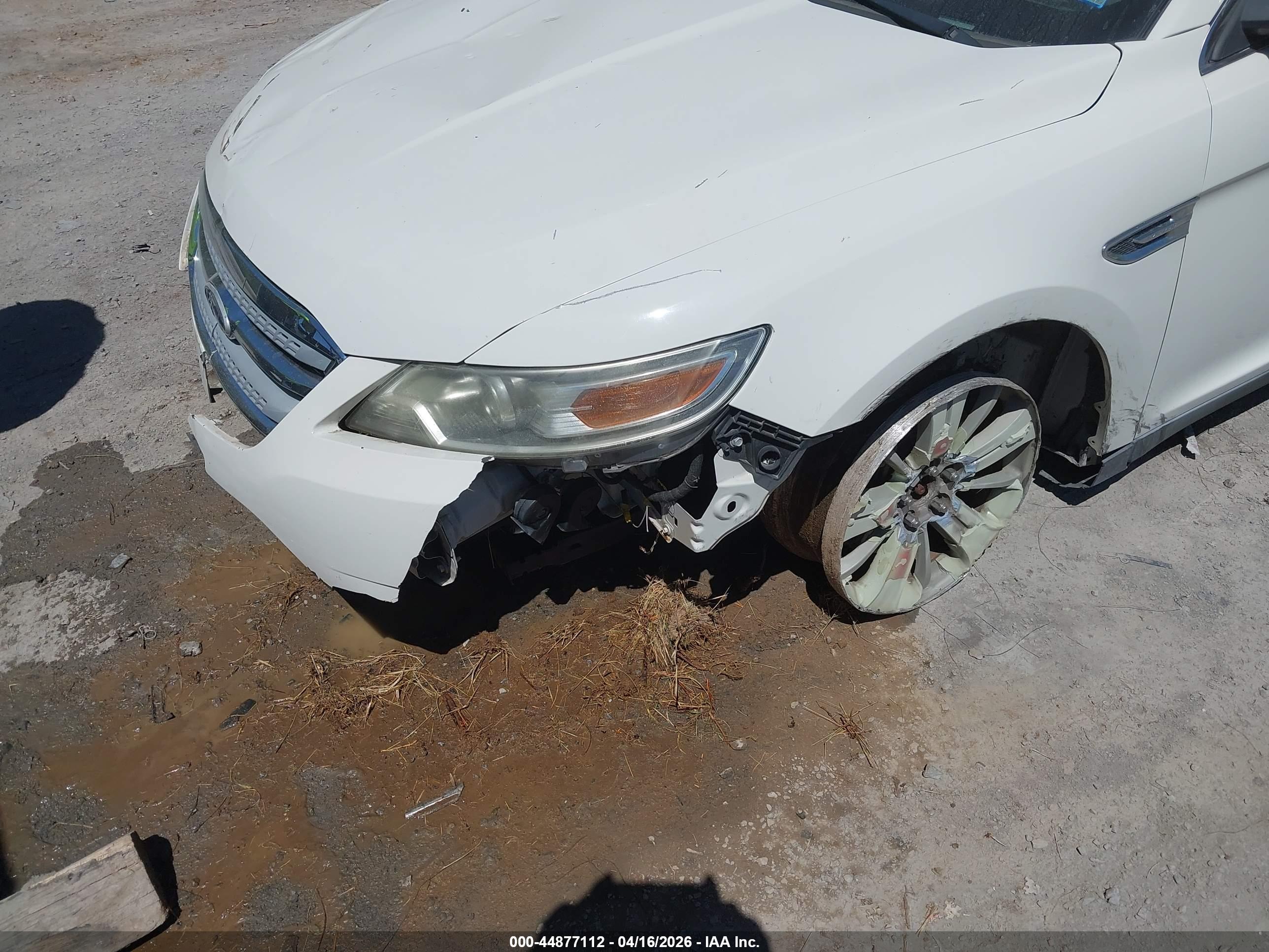 FORD TAURUS image 6