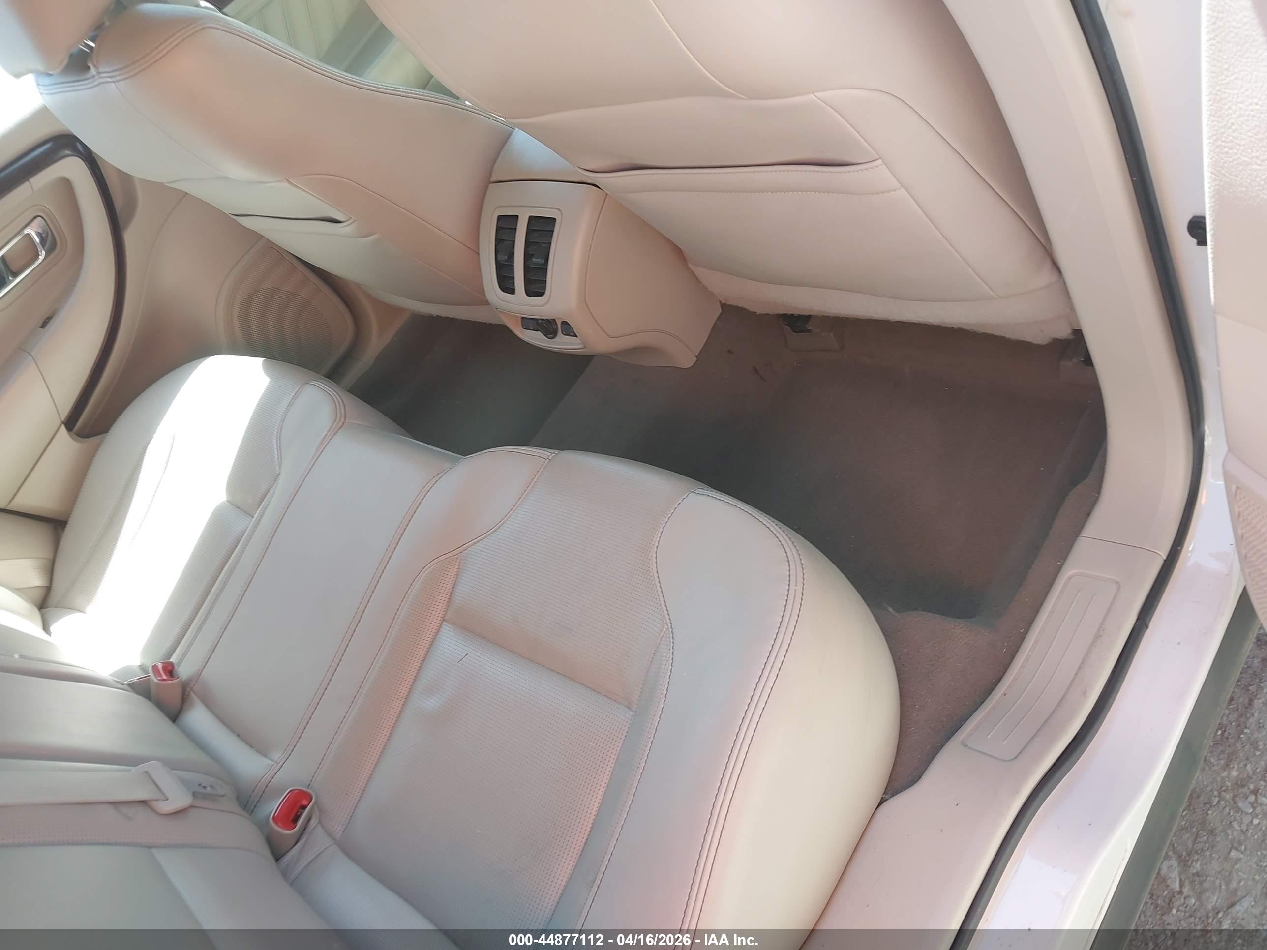 FORD TAURUS image 8